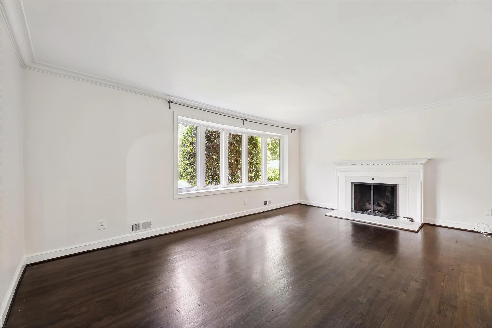 main level-living room-a9454.jpg