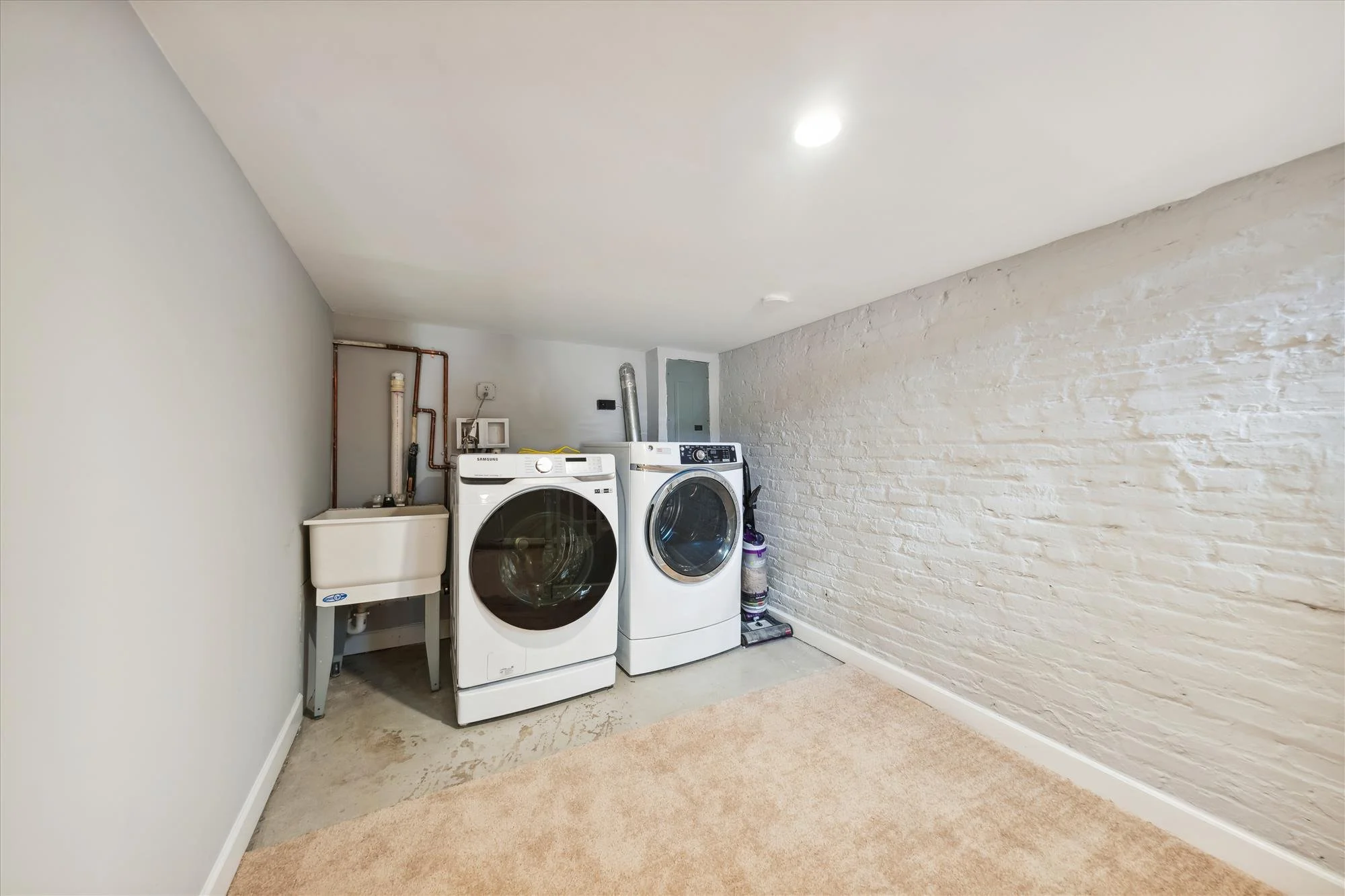 lower level-washer dryer-_dsc3505.jpg