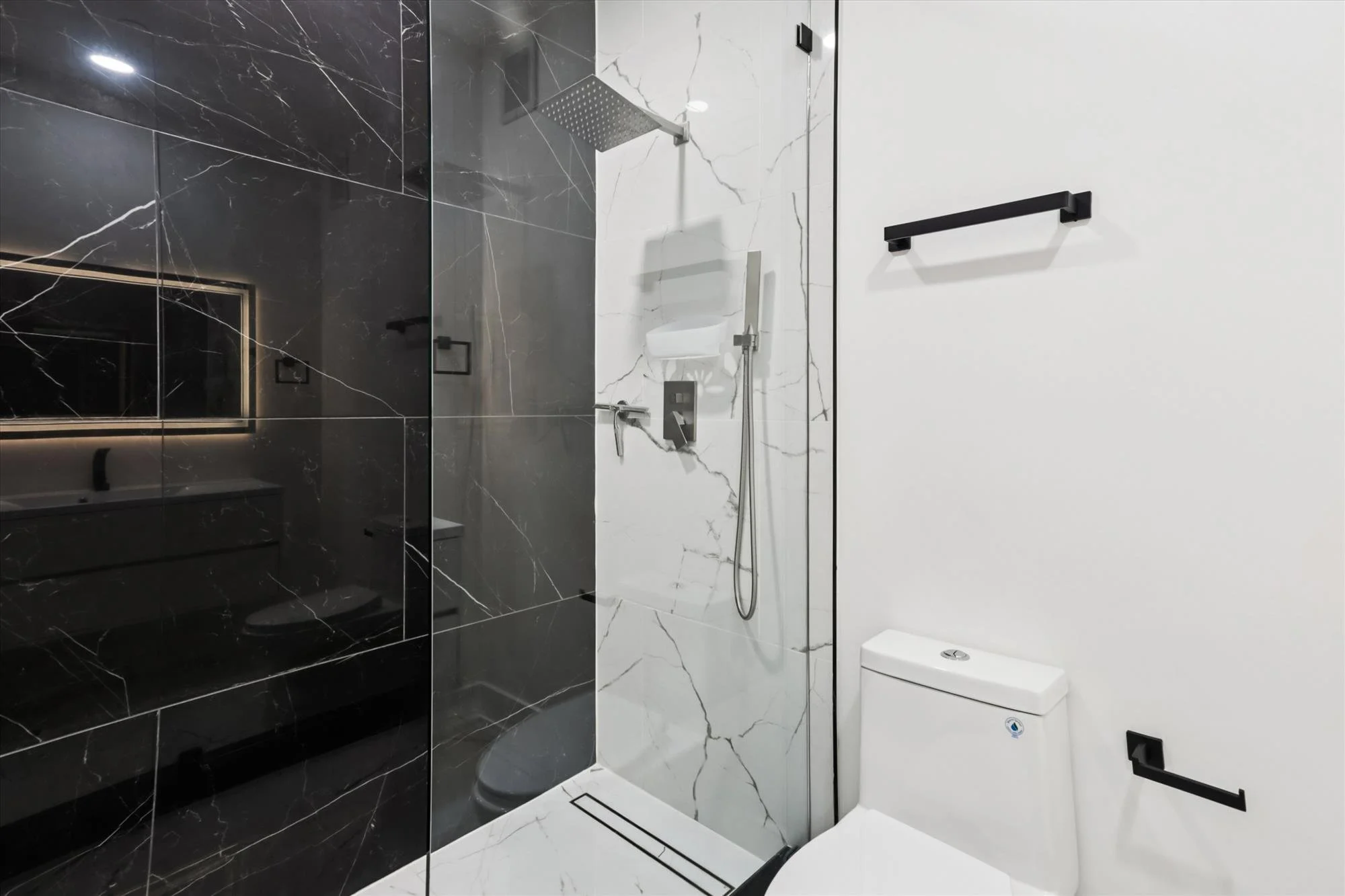 interiors-primary bath-_mg_4693.jpg