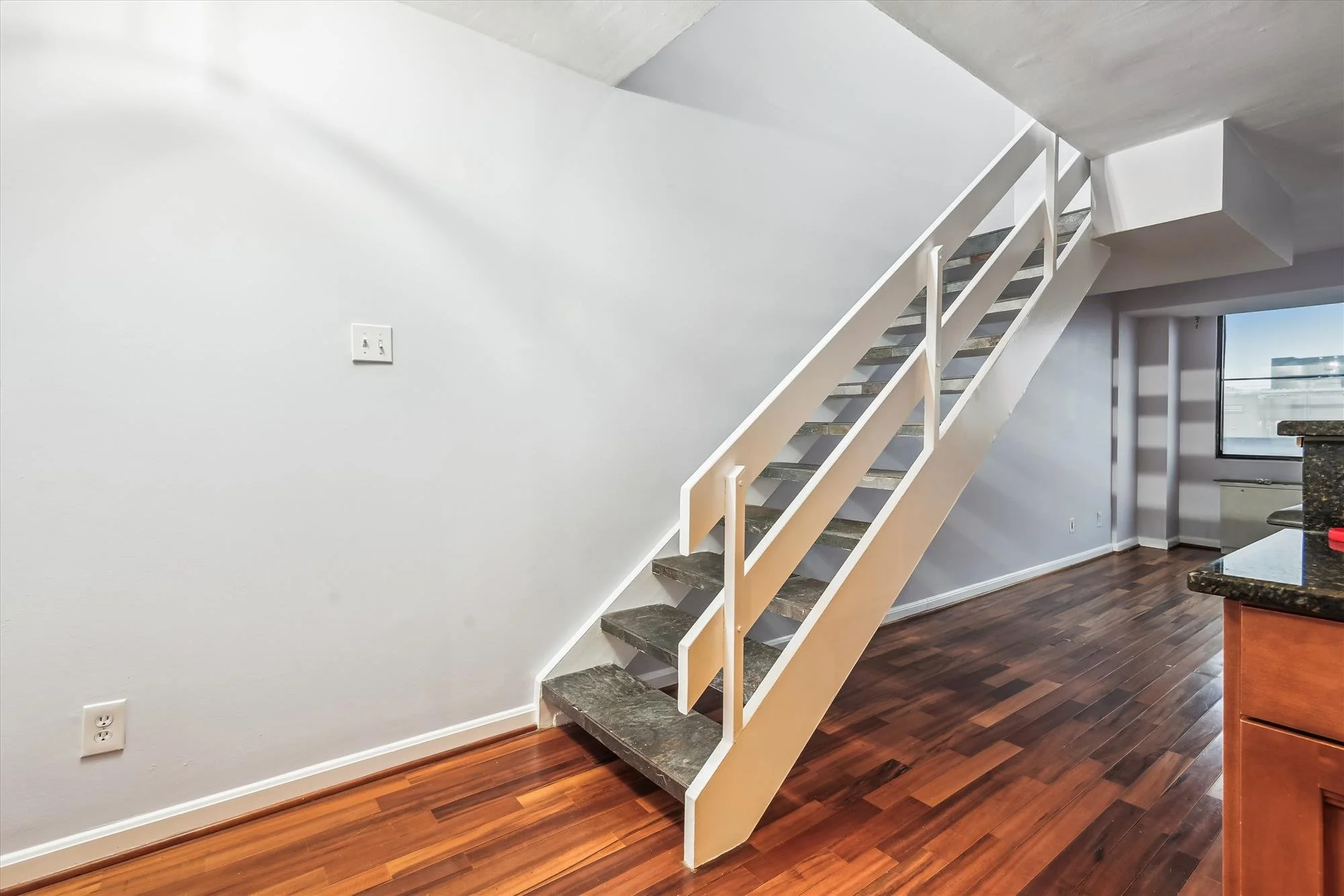 main level-stairs-_dsc7269.jpg