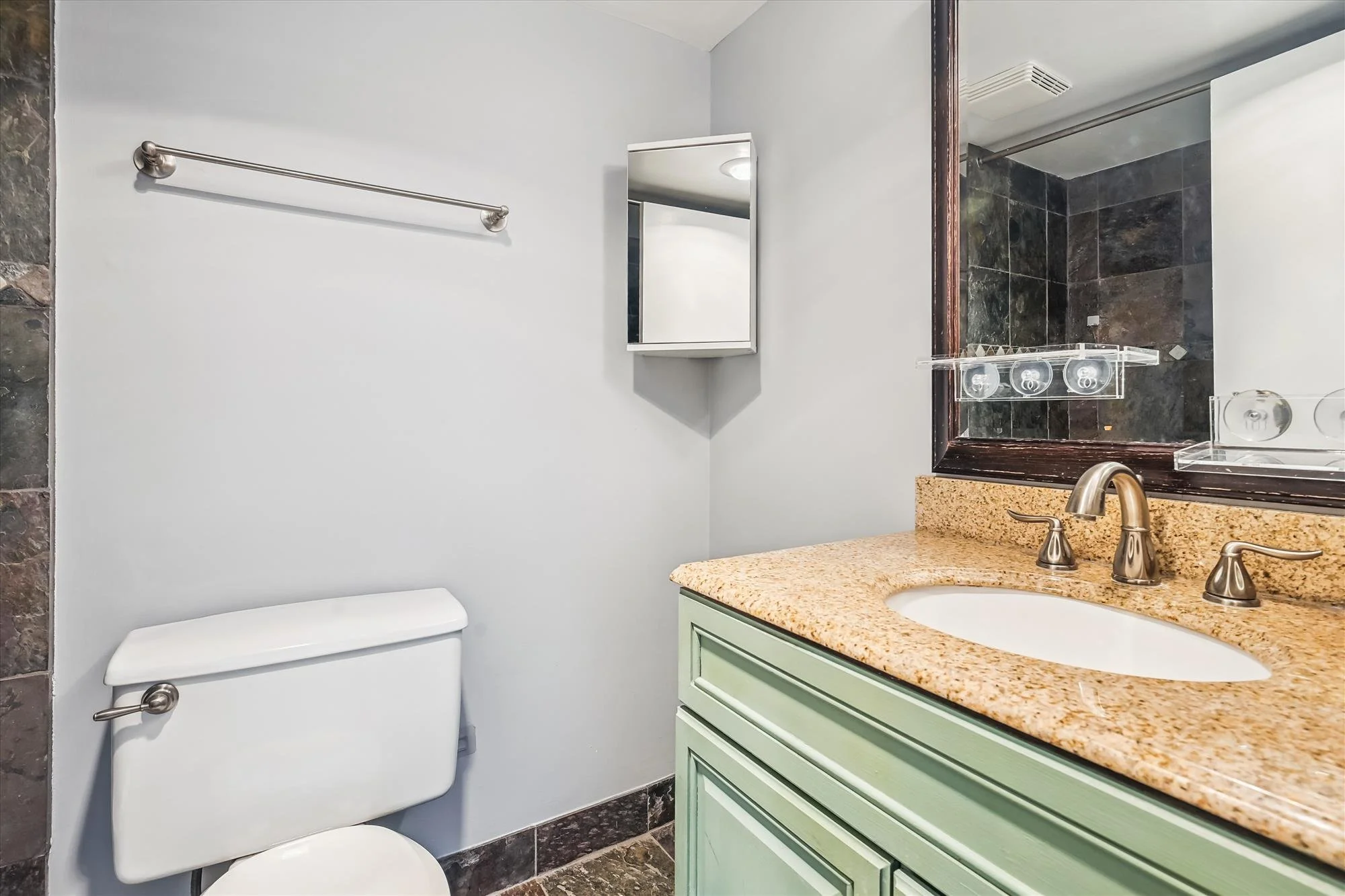 main level-primary bath-_dsc7324.jpg