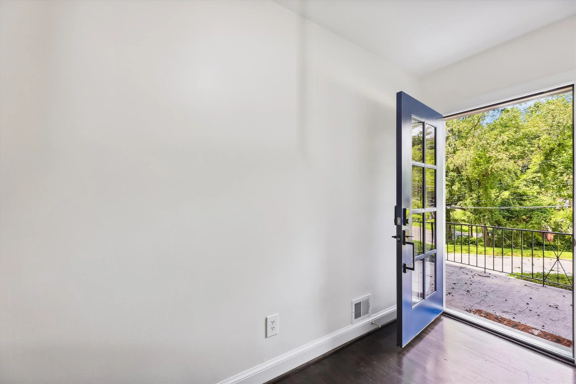 main level-entry-a9449.jpg