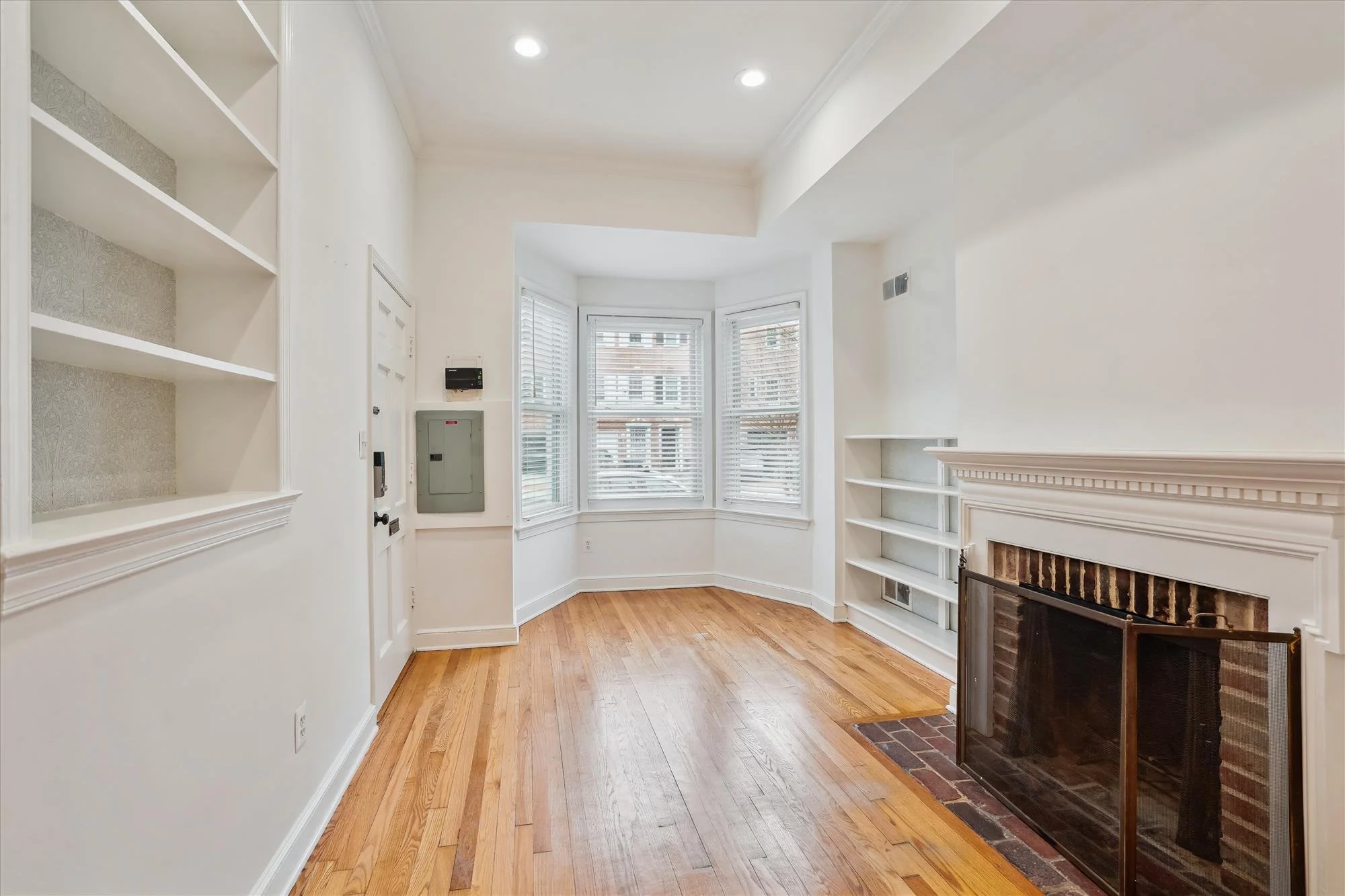 unit a-main level-familyroom-_dsc1026.jpg