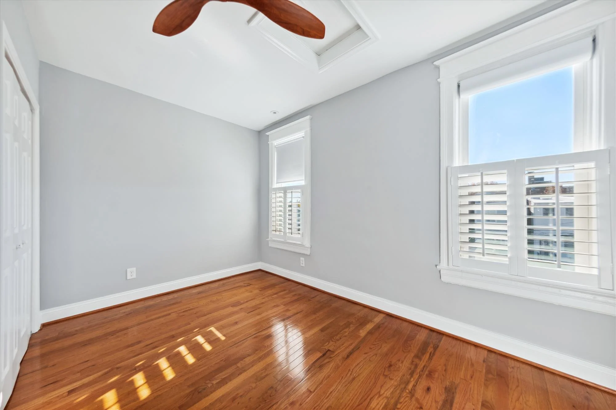 upper level-bedroom-_dsc3535.jpg