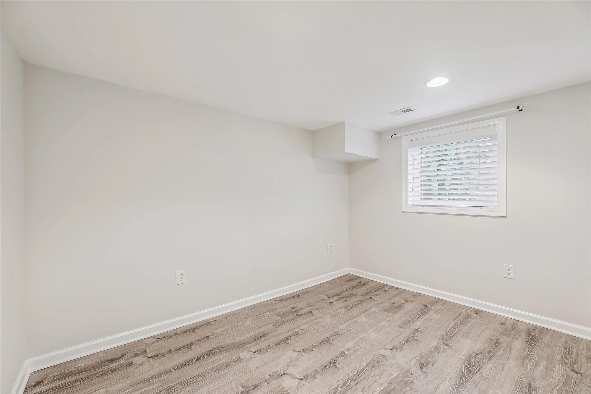 lower level-bedroom 3-a2950.jpg