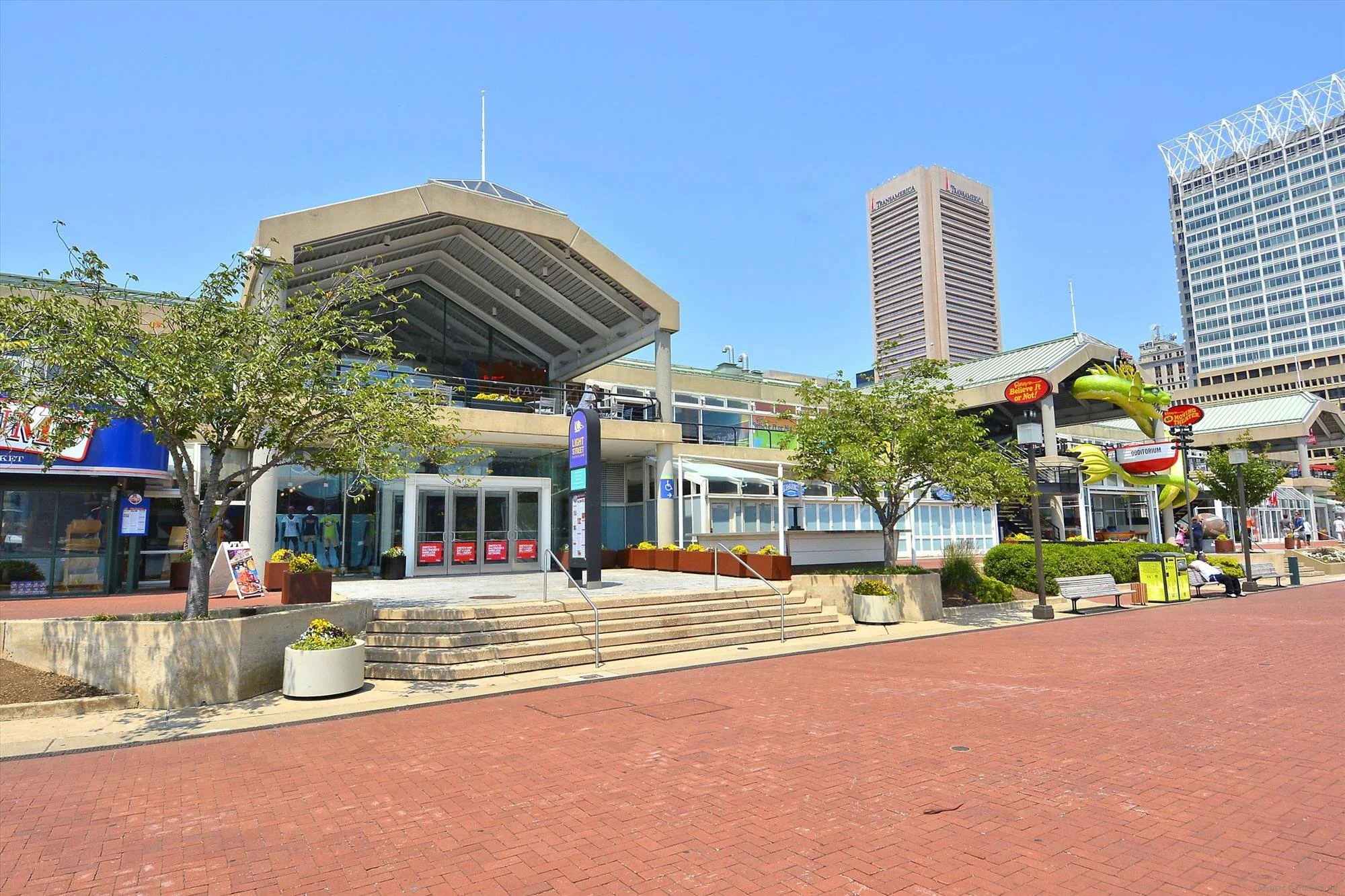 amenity-inner harbor shops-_dsc2286.jpg