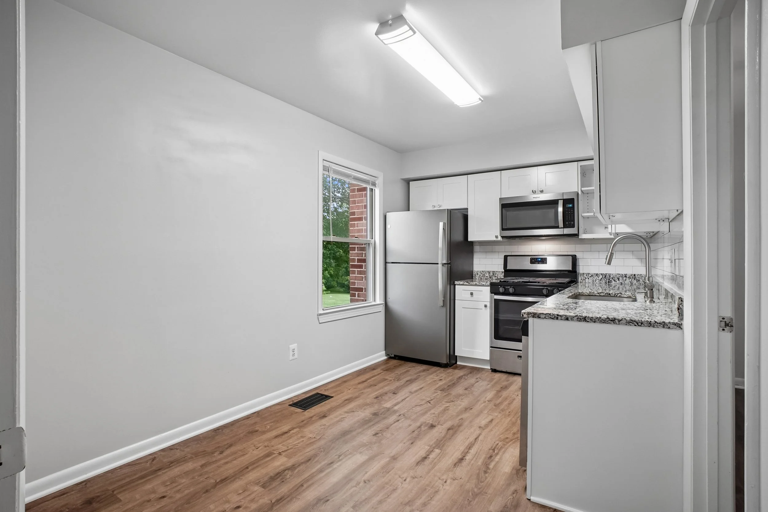 13-Kitchen.jpg