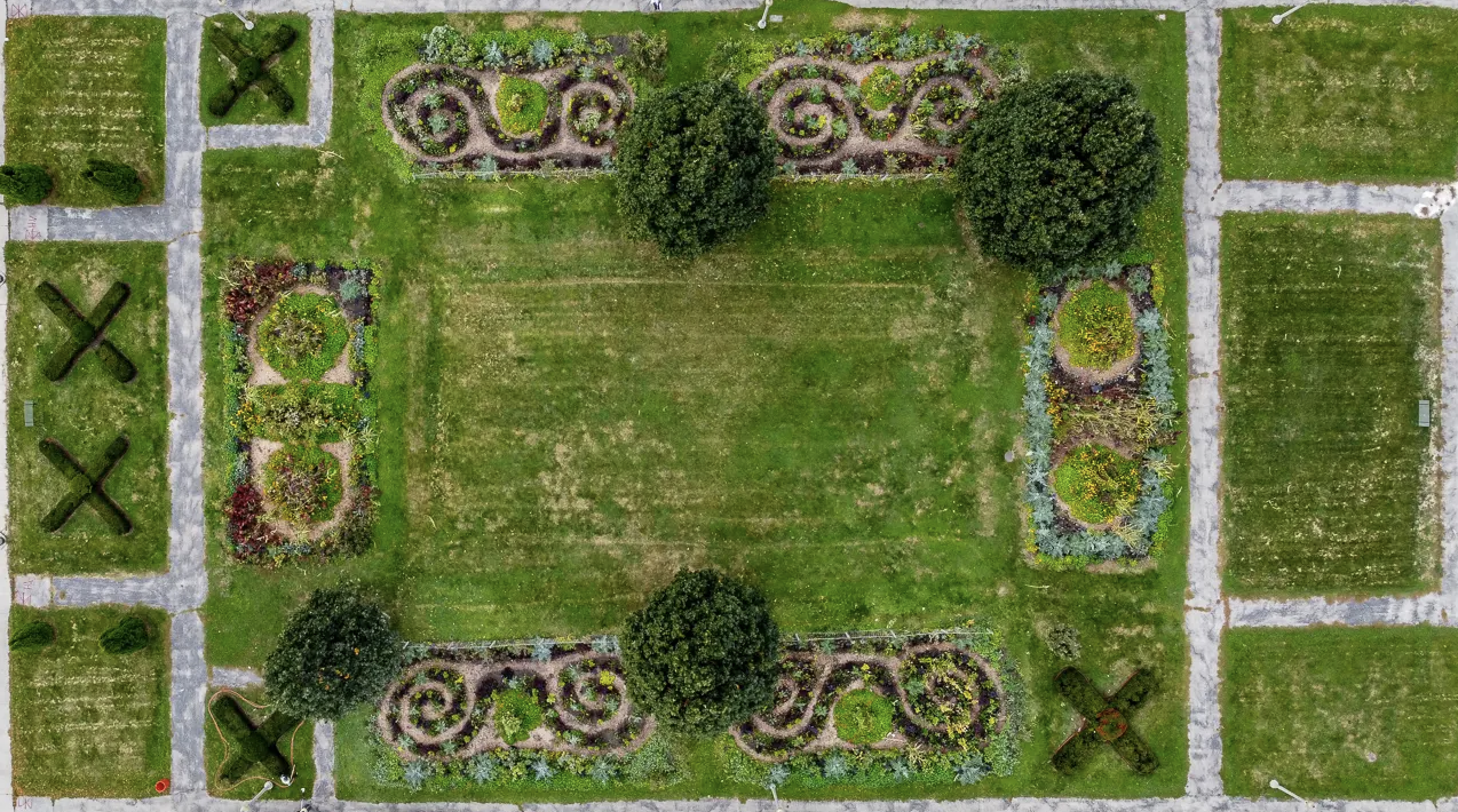 Plant-based Pigments &amp; Patterns: A Living Design Practice