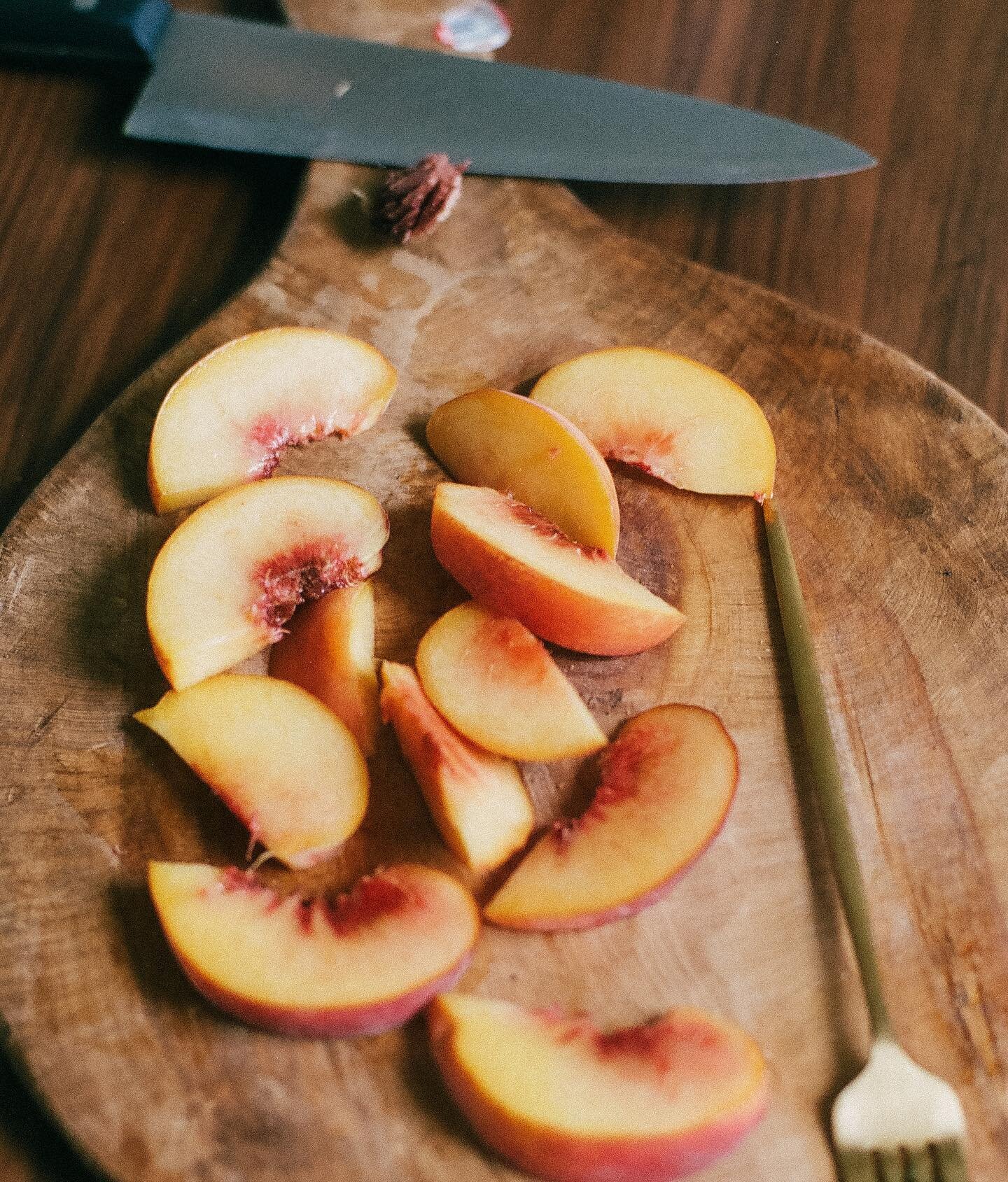 stone fruit szn 🍑🧡