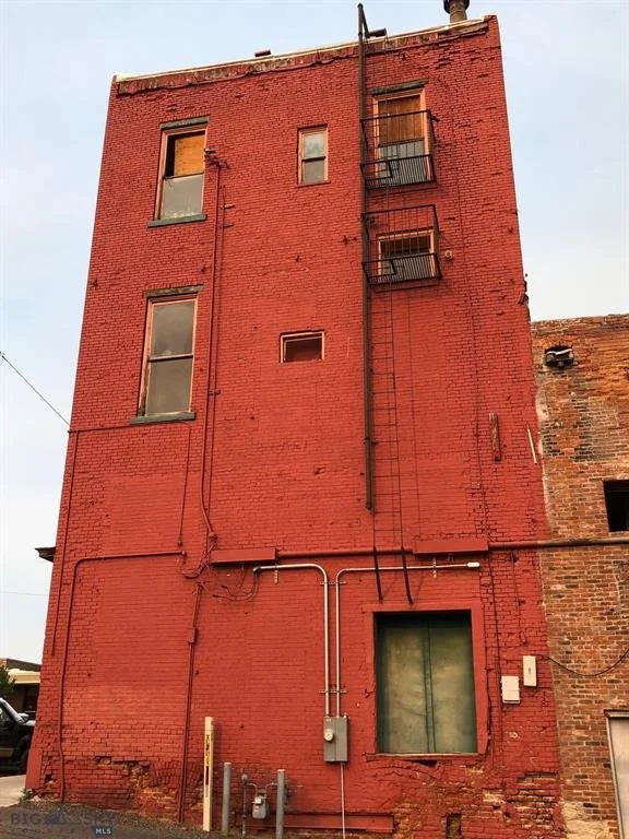 129 N Main St-40.jfif