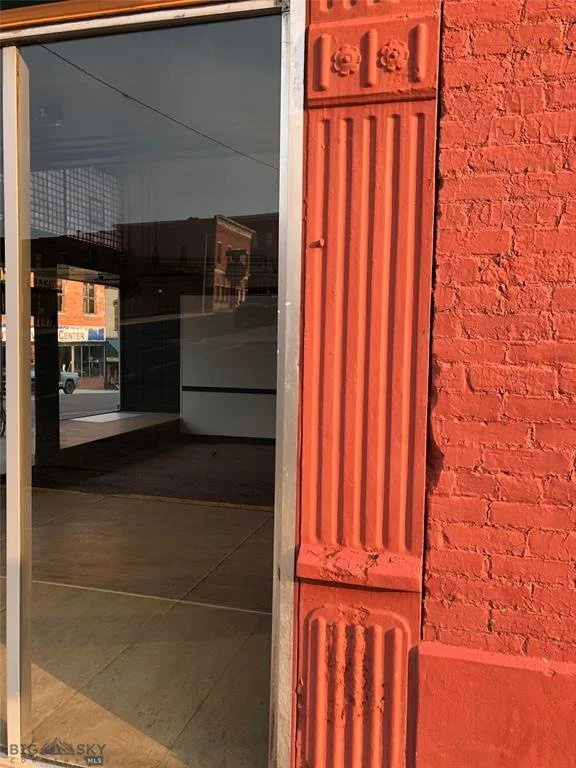 129 N Main St-33.jfif