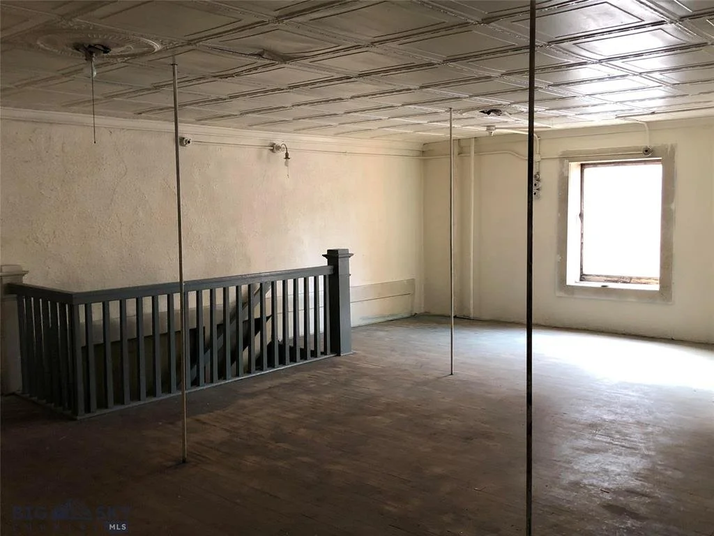 129 N Main St-18.jfif