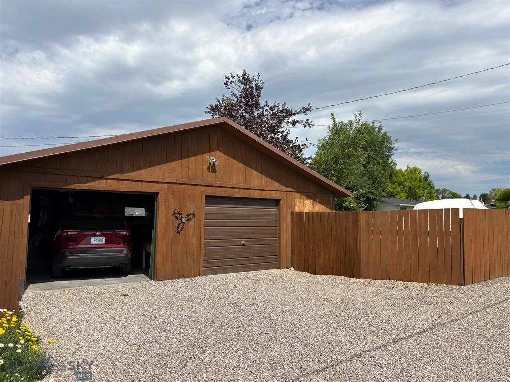 1136 E Glendale St-33.jfif