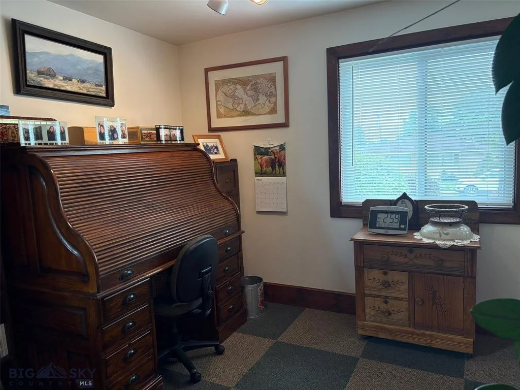 1136 E Glendale St-7.jfif