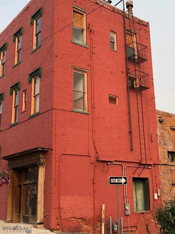 129 N Main St-39.jfif