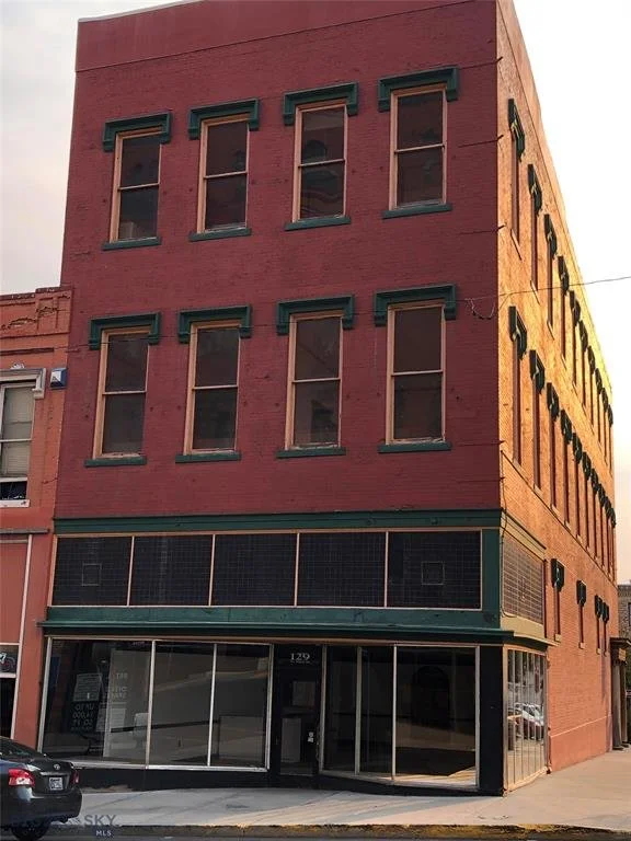 129 N Main St-37.jfif