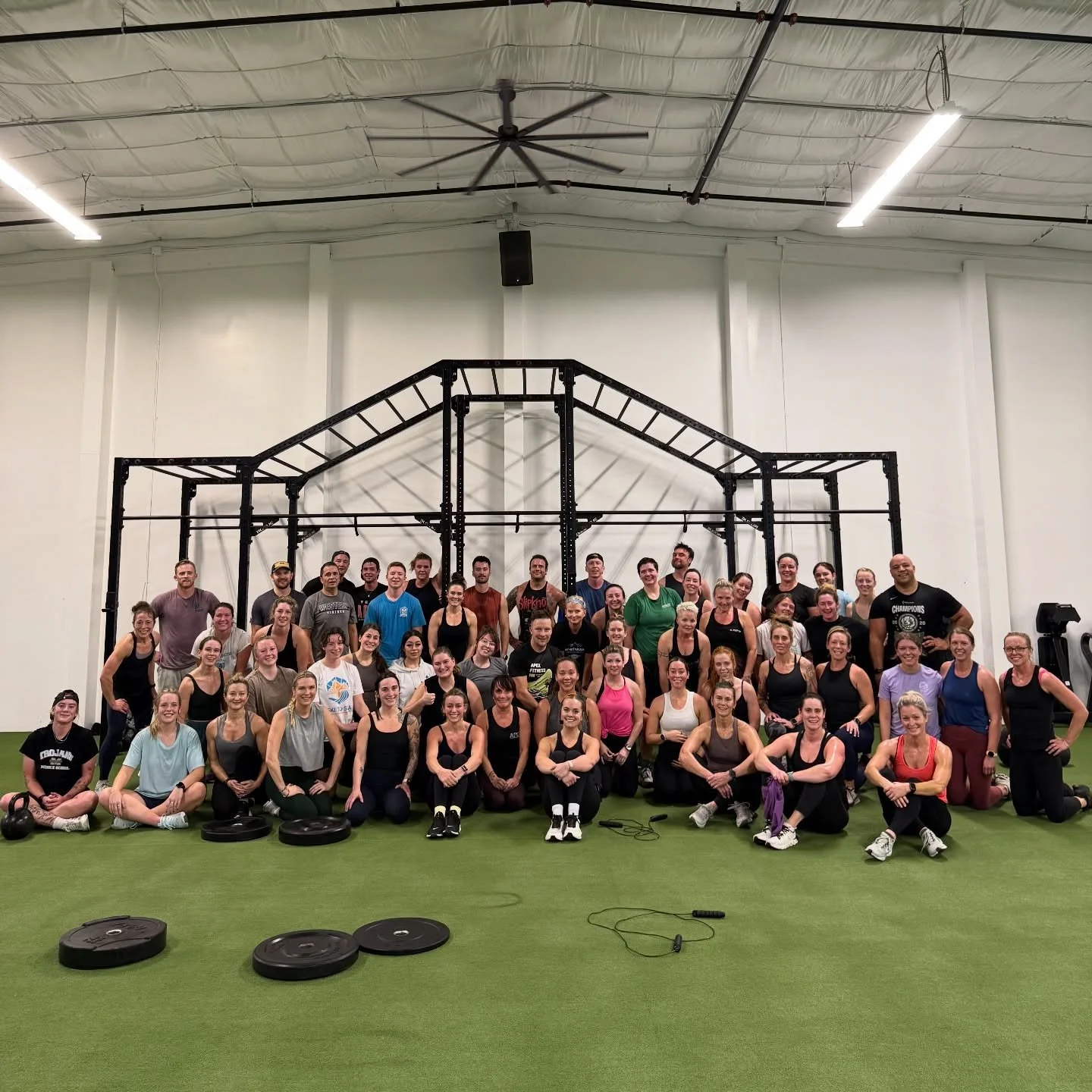 Grateful for this space. 
Grateful for each one of you who shows up with energy, dedication, and heart. You inspire all of us.
Thank you for making this community powerful 🖤💪🏽 

Thank you for spending your Thanksgiving morning with us 🙌🏽🖤