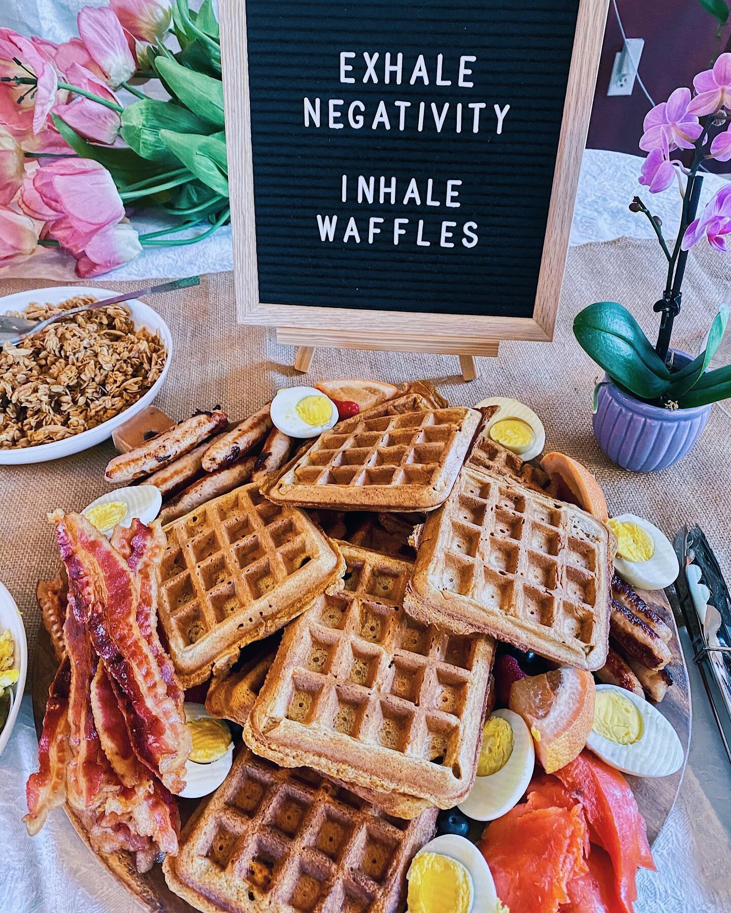 🌟BIRTHDAY BRUNCH SPREAD🌟

Quarantine doesn&rsquo;t mean we can&rsquo;t make our loved ones feel loved and celebrated on their special day! I had so much fun putting together this spread for my mom and thankful for everyone who was able to join the 