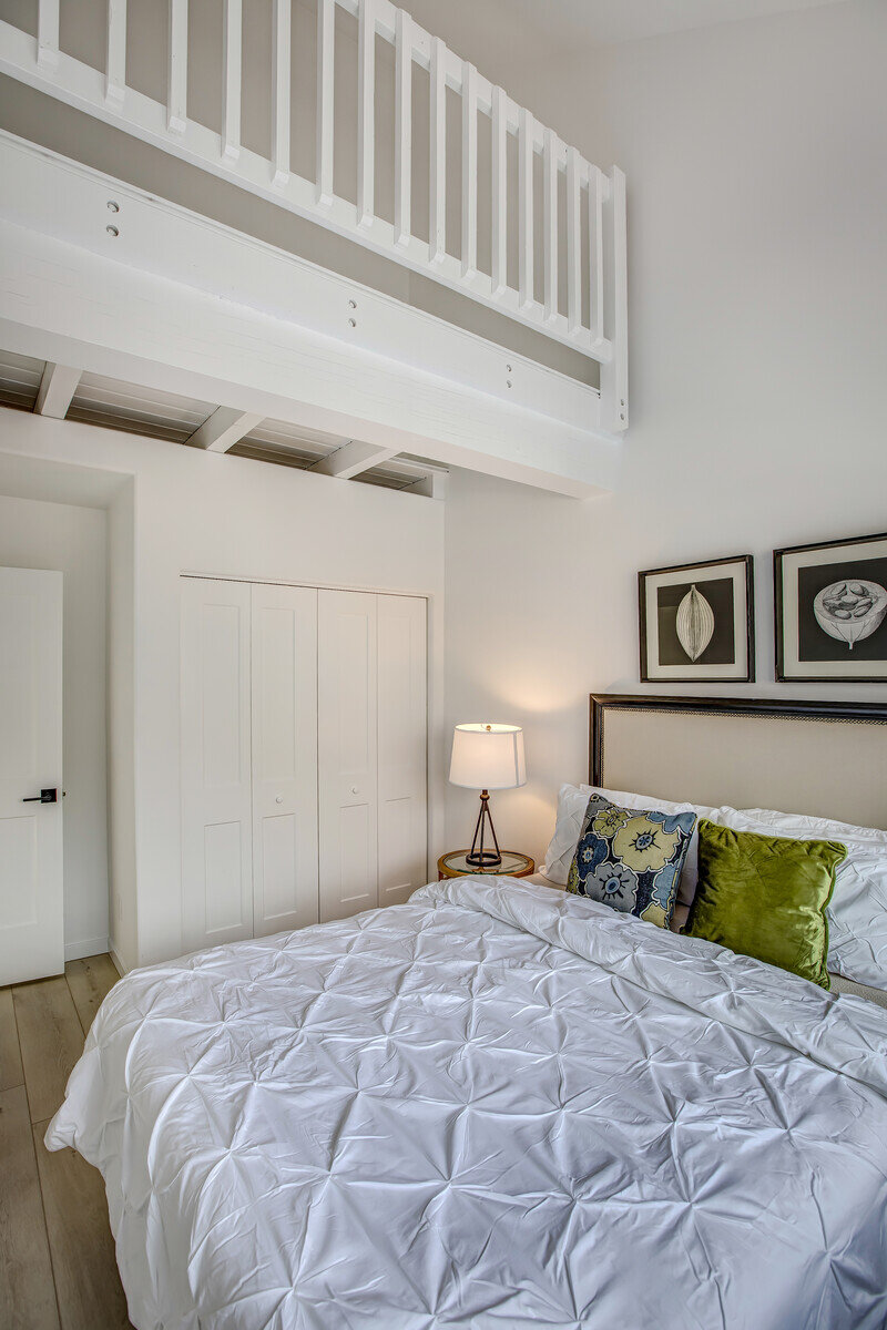 19_2020_Arbor_Park_Drive019_mls.jpg