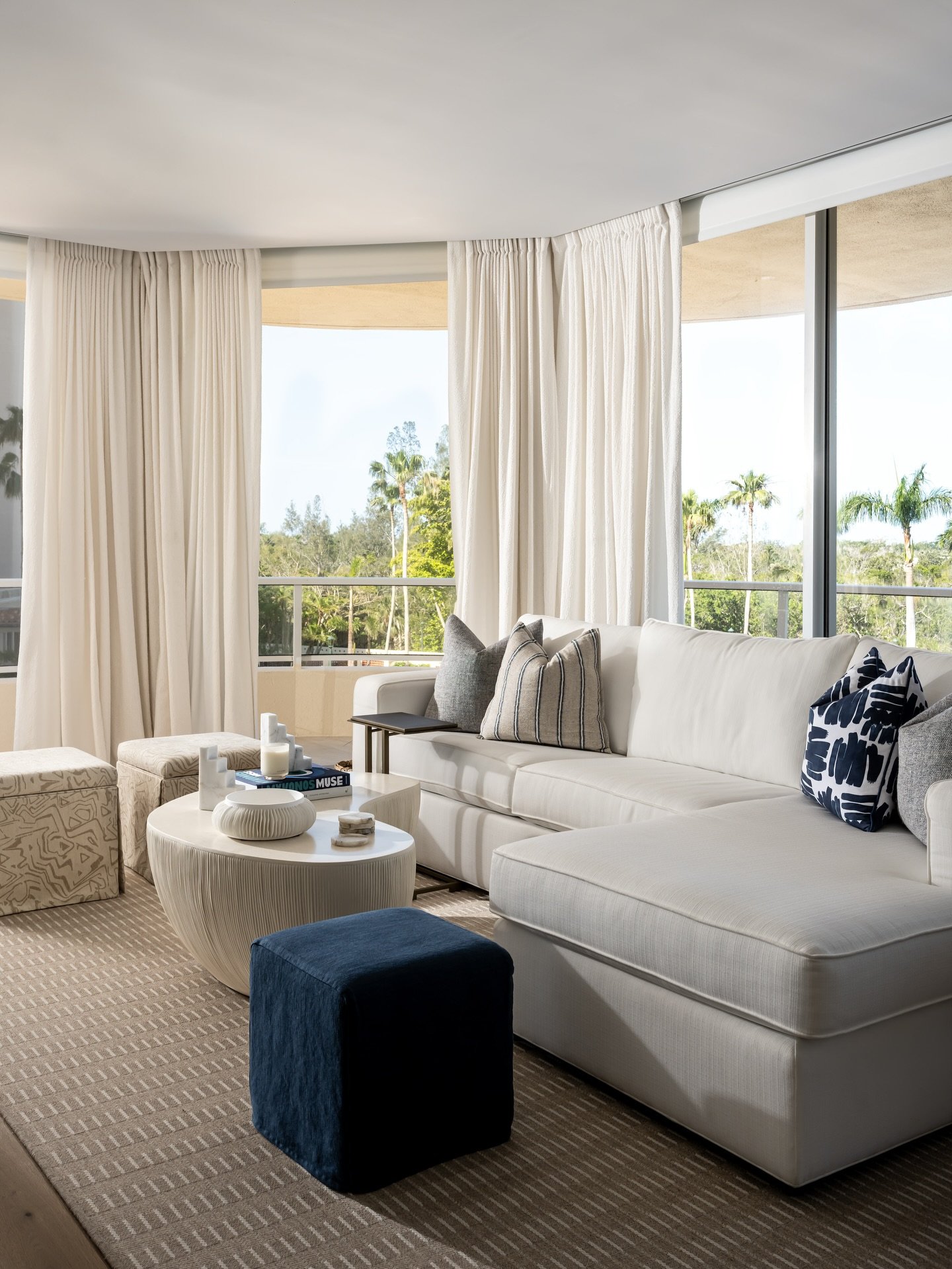 Final details that define the space, balancing clean lines, subtle texture, and a calm, intentional design.

Project: Baycation
Designer: @chloeweatherford 
Photographer: @thelaurahenry 

#GreatRoom
#Design
#Interior
#FinalTouches
#CustomFinishes