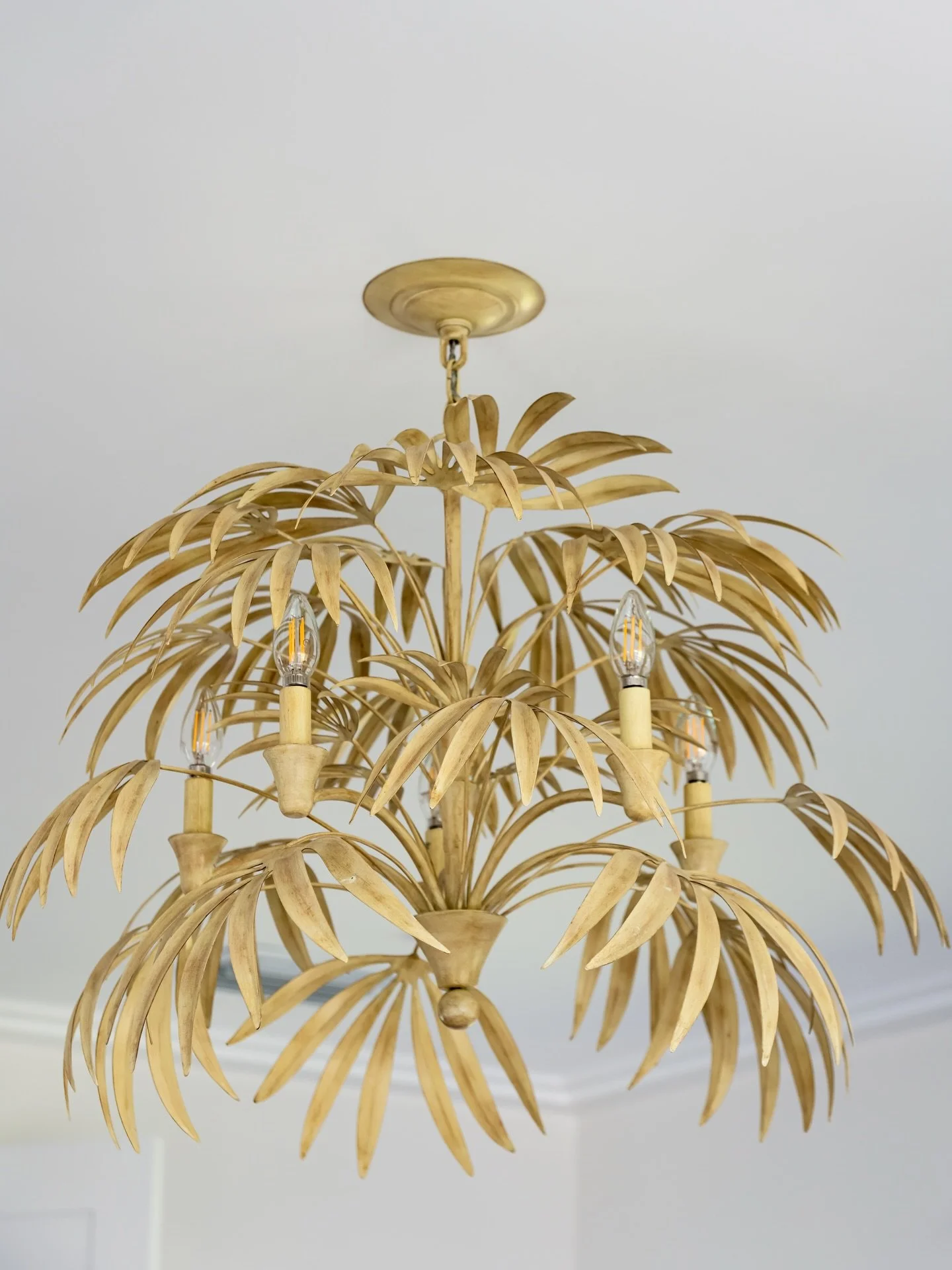 The finishes for the Master Bedroom and Bathroom are now complete at our #KingFisher project. 

Project: King Fisher
Designers: @darbymichelle97 @chloeweatherford @meg_carson 
Photographer: @thelaurahenry 

#TimelessDesign
#CustomInteriors
#Finishes
