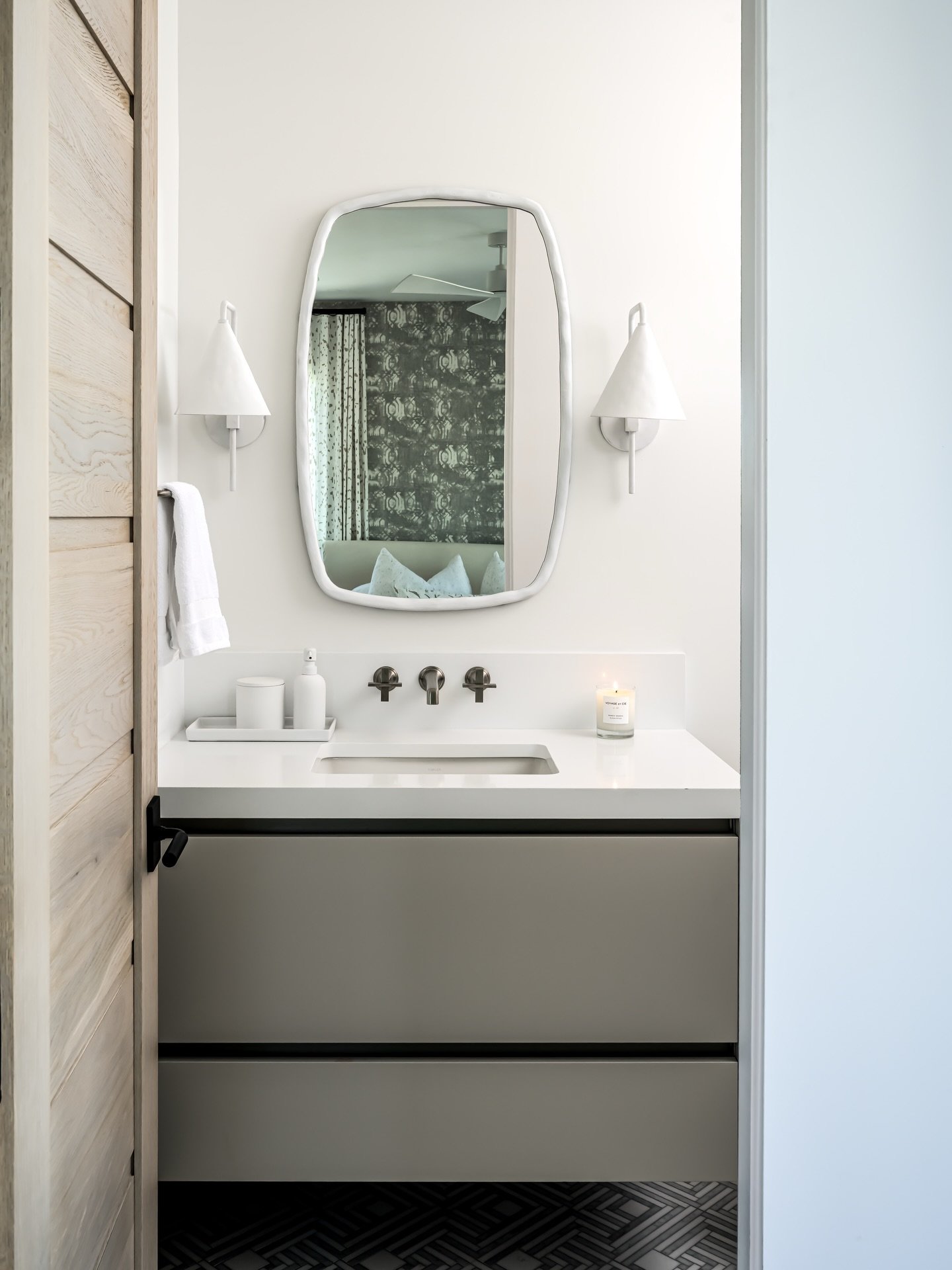 Designed to feel fresh and elevated, with statement tile adding movement and visual interest throughout the space.

Project: Halyard
Designer: @chloeweatherford 
Photographer: @thelaurahenry 

#Tile
#Bathroom
#Design
#HomeInteriors
#LuxuryHomes