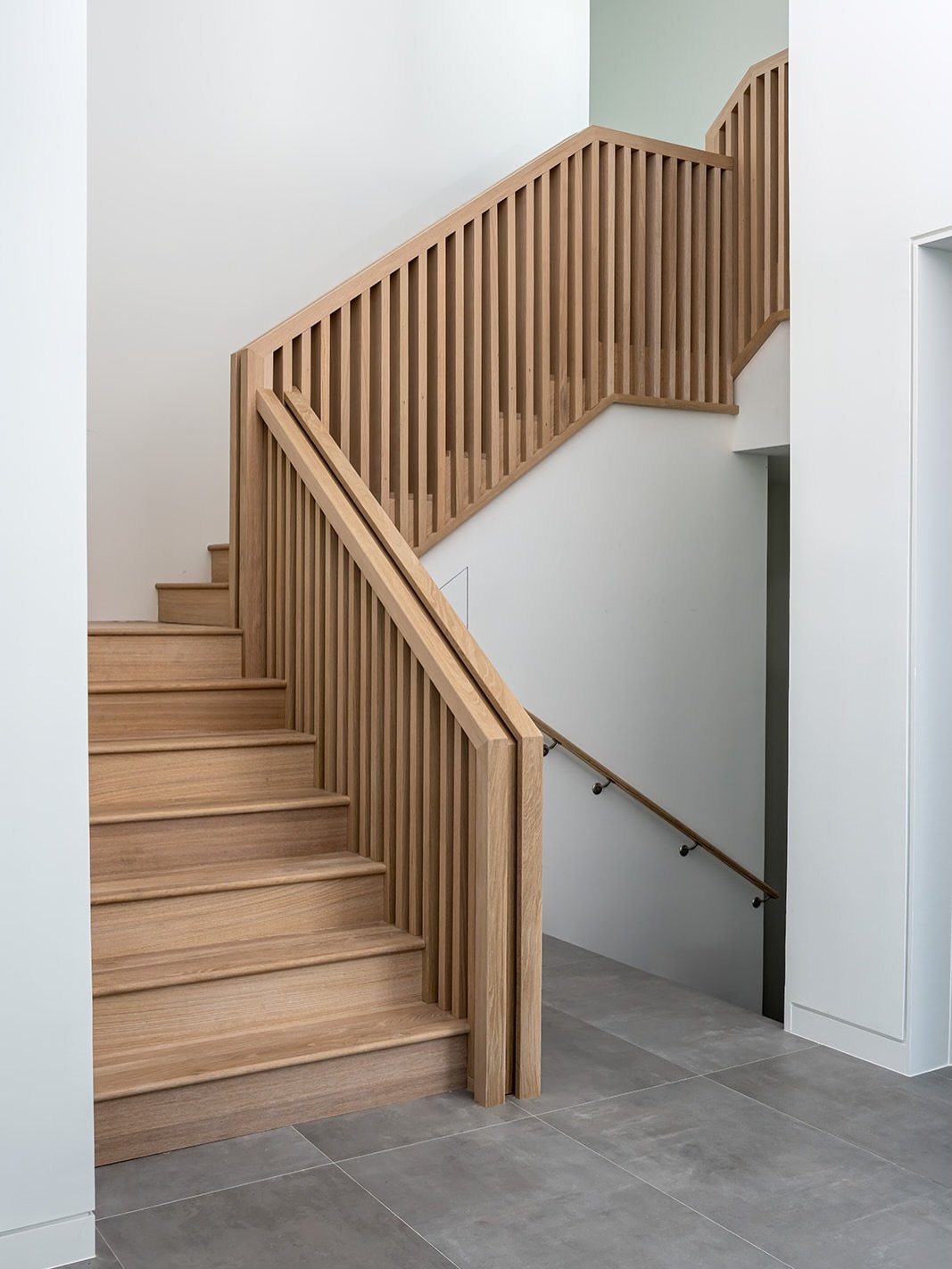 Architectural details we are loving at our &ldquo;Modern Matter&rdquo; project. 

Project: Modern Matter 
Designer: @chloeweatherford 
Photographer: @thelaurahenry 

#Architecture 
#Details
#ModernMatter
#Interiors 
#Home