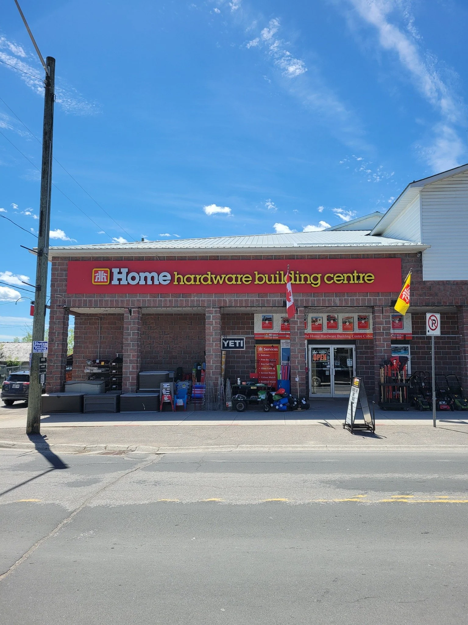 ⭐️Local Business Spotlight⭐️

Home Hardware Building Center in Coboconk. It&rsquo;s one of our favorite places to shop, of anywhere, and I&rsquo;ll tell you why.

On any given day their staffing ratio, hand to god, is 1 staff per customer. I don&rsqu