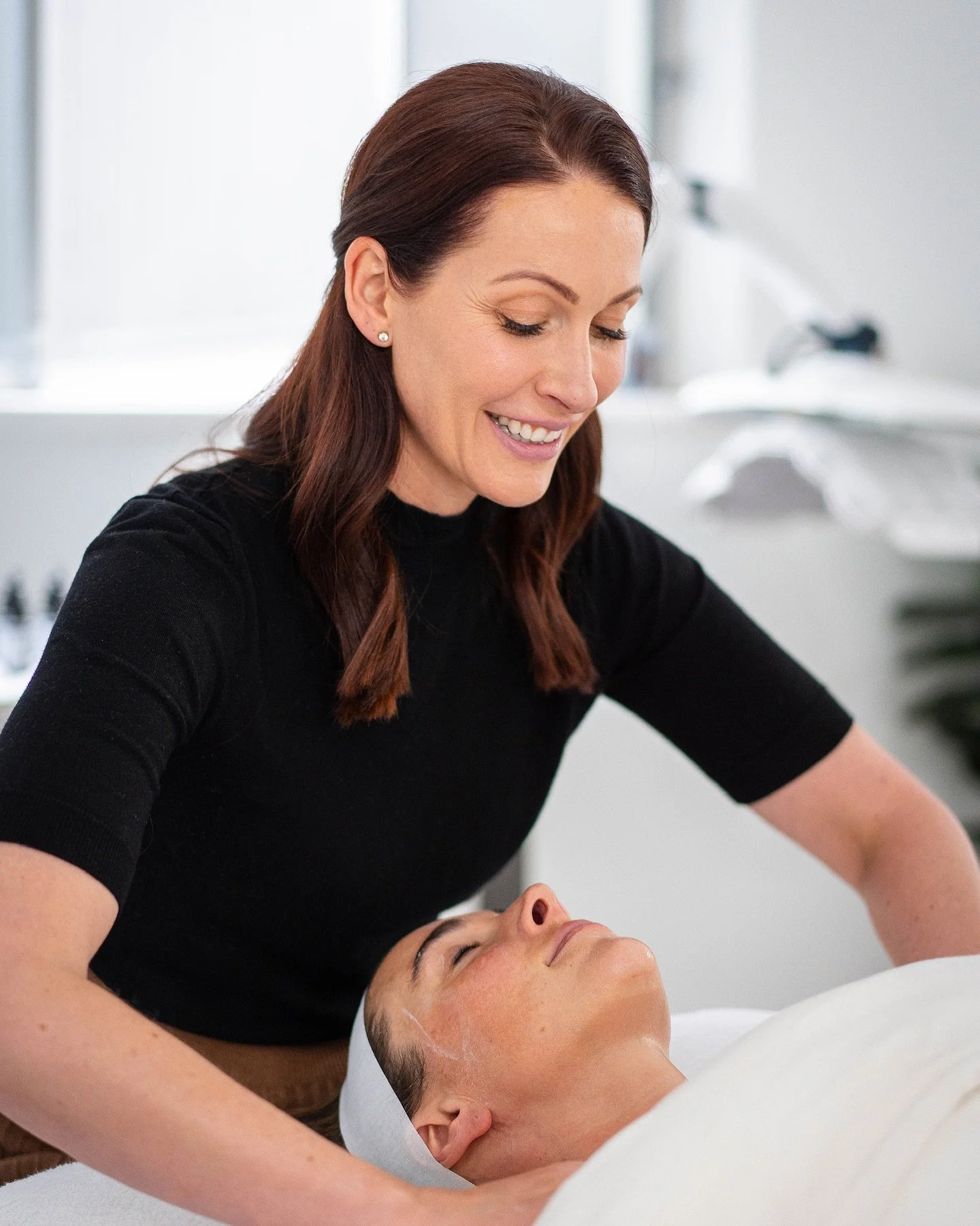 Hi I&rsquo;m Natasha- welcome to Kardia 🤍

I have been in the skin industry for 11 years and over the last 6 years have practiced solely as a Facialist offering treatments to women to bring back vitality, lift, firm and tone the skin. I utilise a mu