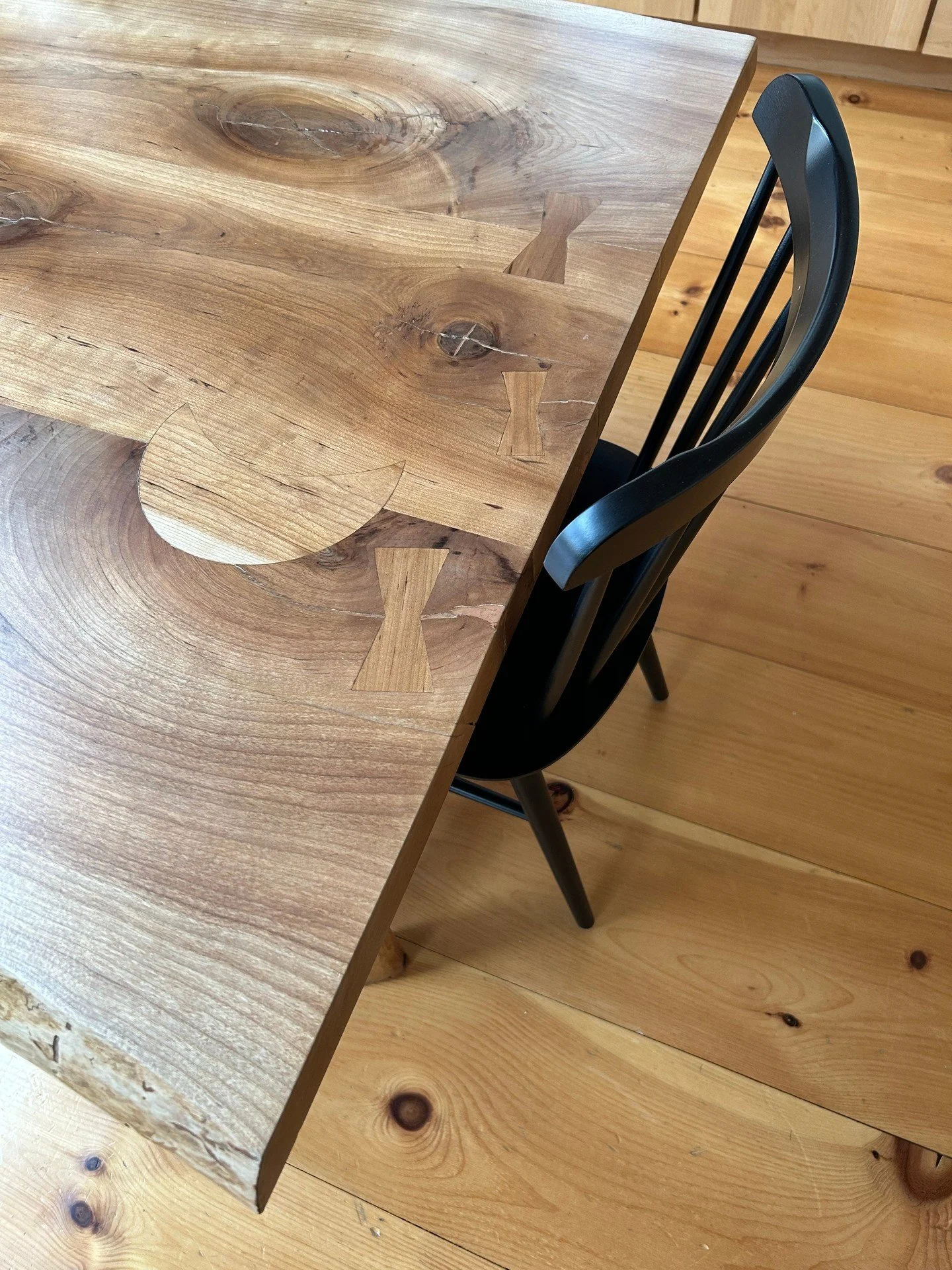 One of the most rewarding parts of the design process is collaborating with talented artisans and makers.⁠
⁠
For this project, we worked closely with a furniture craftsman to create a custom dining table tailored specifically to the home. From the sc
