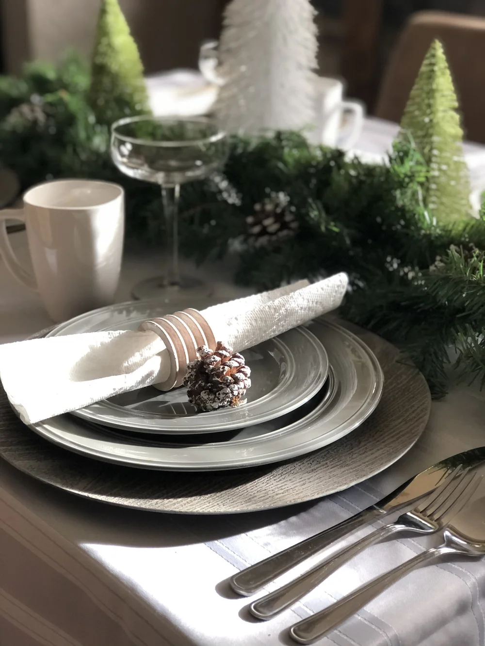 Christmas Table Decor 1.jpg