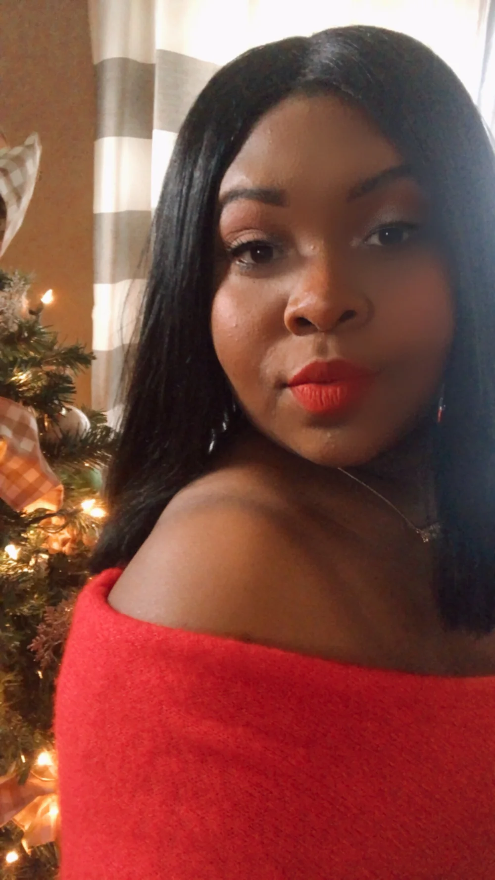 christmas selife with tree.JPG