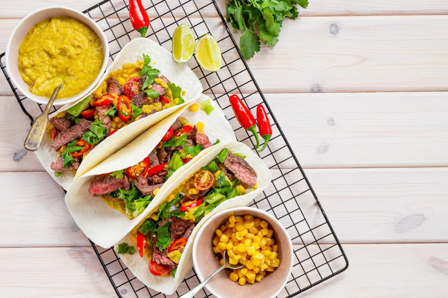 On the blog today... get ready for your weekend cooking. These carne asada tacos are perfect to match with your weekend lounge. Recipe on blog and newsletter. Yum. #foodlabathome