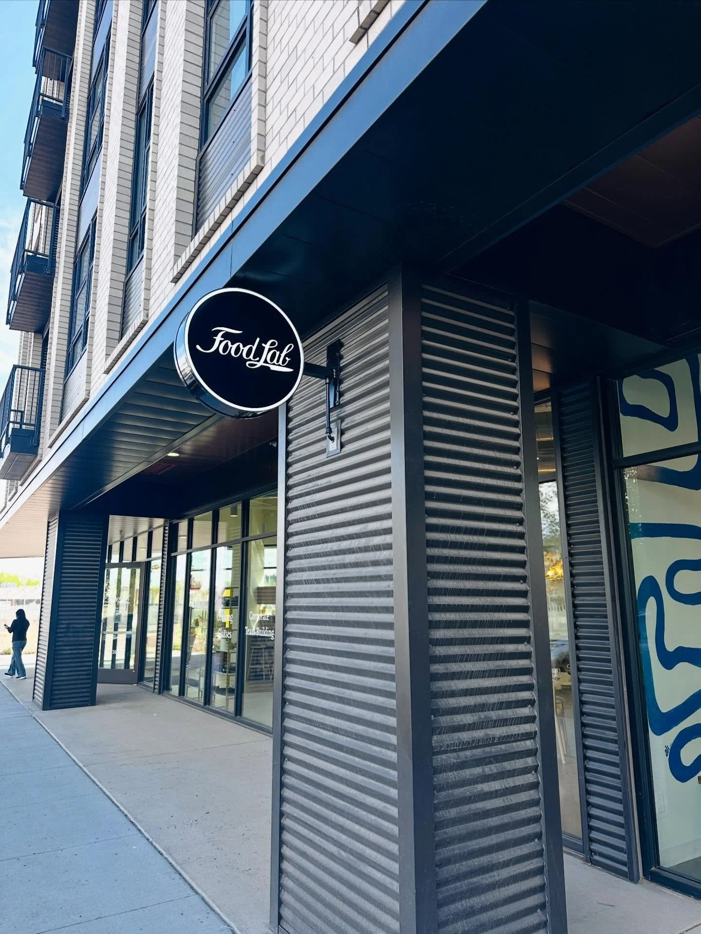 Took a sec.... but finally have some signage on South Pearl!