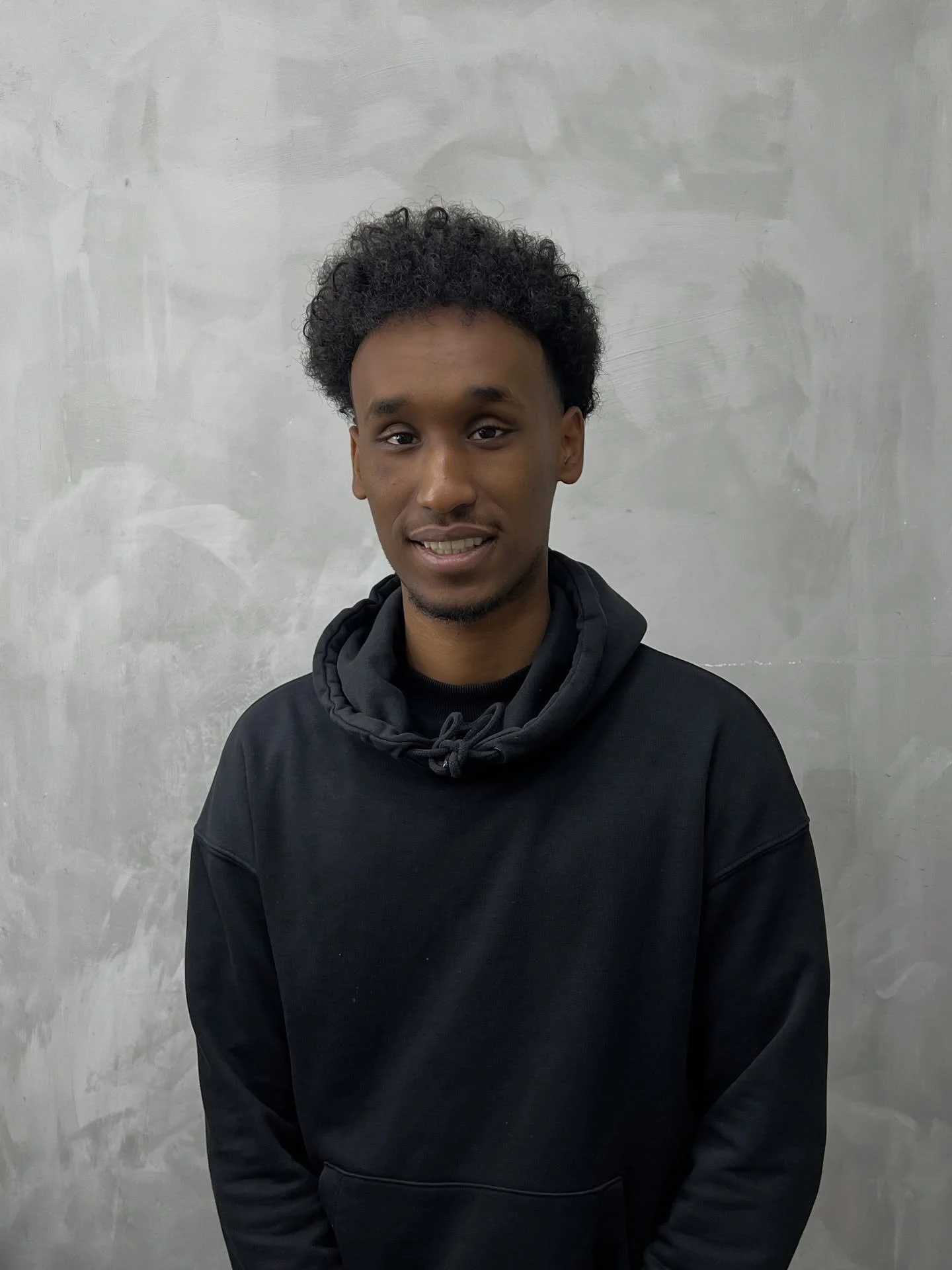 Giv en varm velkomst til Abdi, vores nye barber! 💪🏽
Han er en dygtig barber med passion for barberfaget. Han skaber en rar atmosf&aelig;re i stolen og har et &oslash;je for detaljen!

Book ham i vores bio 👆🏽🔥