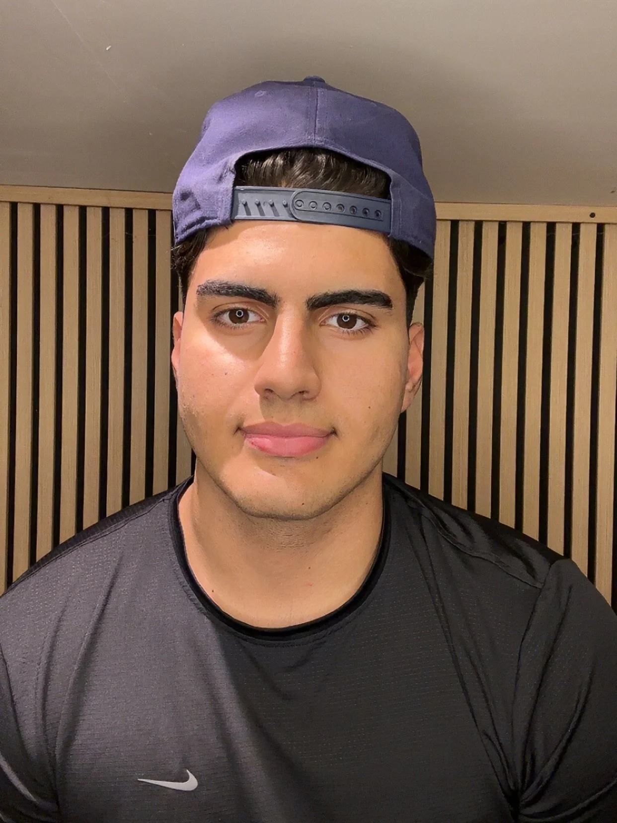 Tag godt imod vores nye barber, Efe! Han har erfaring med alle slags h&aring;rtyper og st&aring;r klar allerede fra p&aring; mandag af til at give dig en skarp klipning. S&aring; hop ind p&aring; linket i bio, og book en tid 💪🏽💈