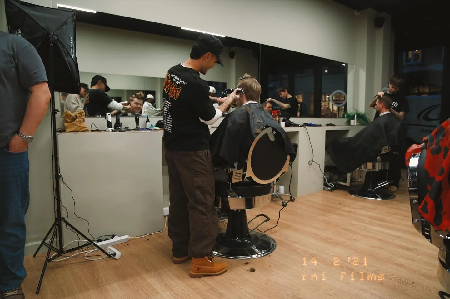 frisør og barber med plads til alle