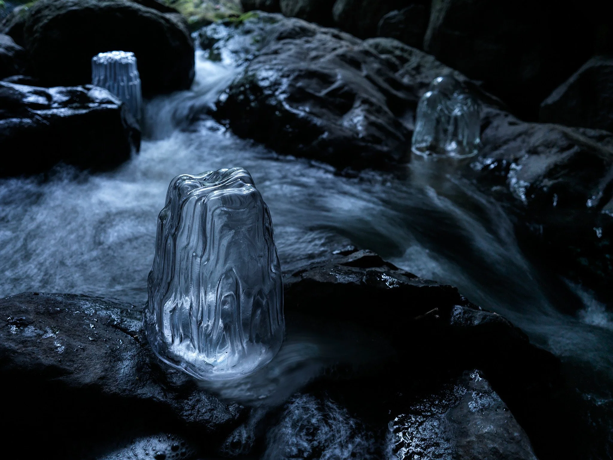 Antrei_Hartikainen-Melt_Glas_objects-photo_Ville_Vappula_11480-Hires copy-web.jpg