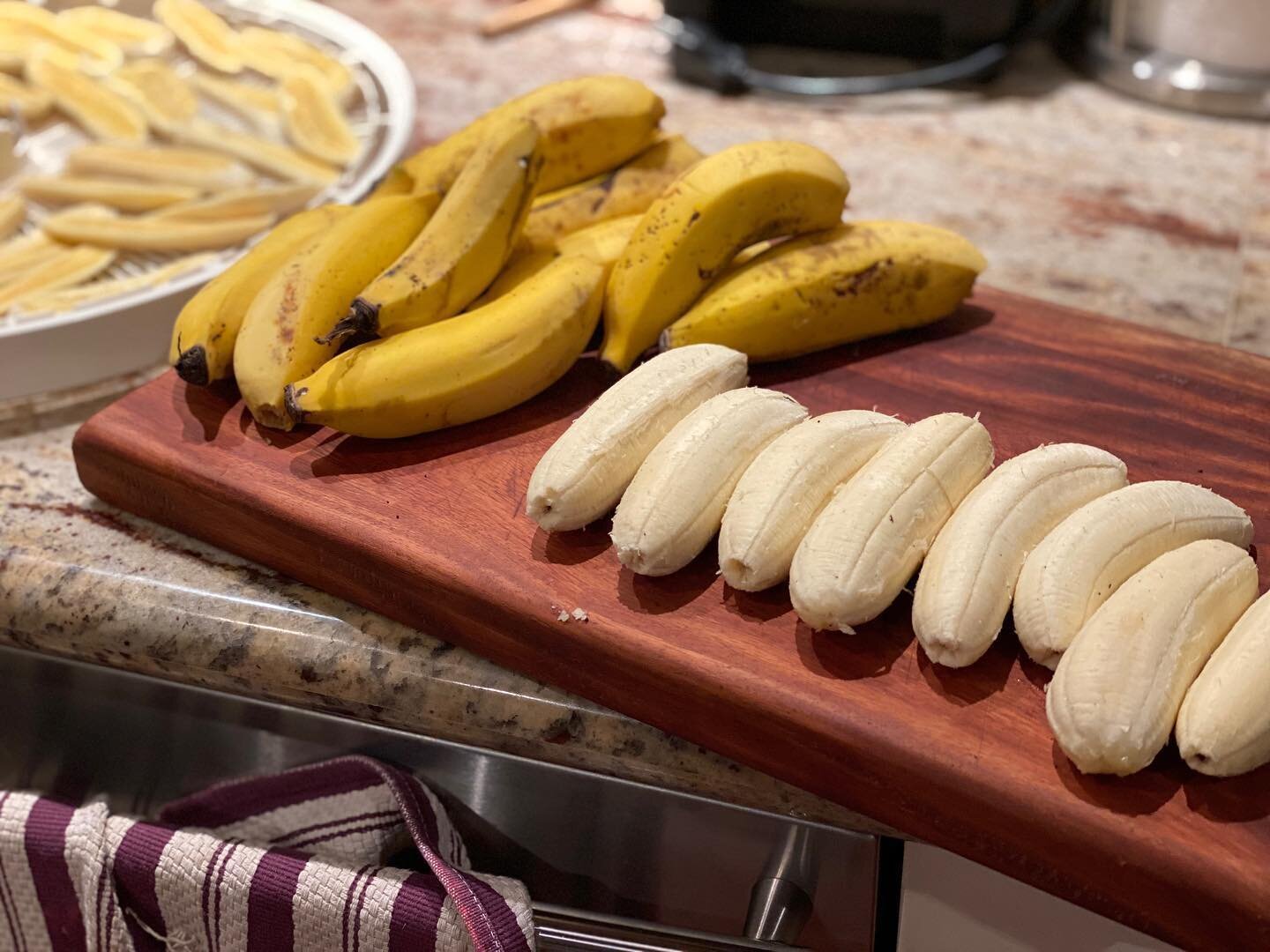 Dried bananas, a favorite here at Kulamanu Farm. .
.
.
.
.
.
.
#banana #recipes #recipe #kulamanufarm #farm #organic #certifiedorganic #farmlife #island #islandlife #hawaii #hawaiilife #maui #food #heath #mauinokaoi #summer #summerfood #bestfood #dri