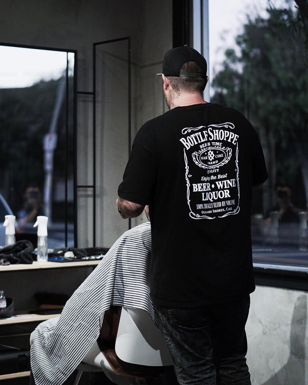 💇&zwj;♂️🤙 @serviceandsupply #barber #barbershop #haircut #menshair #losangeles #california #venicebeach