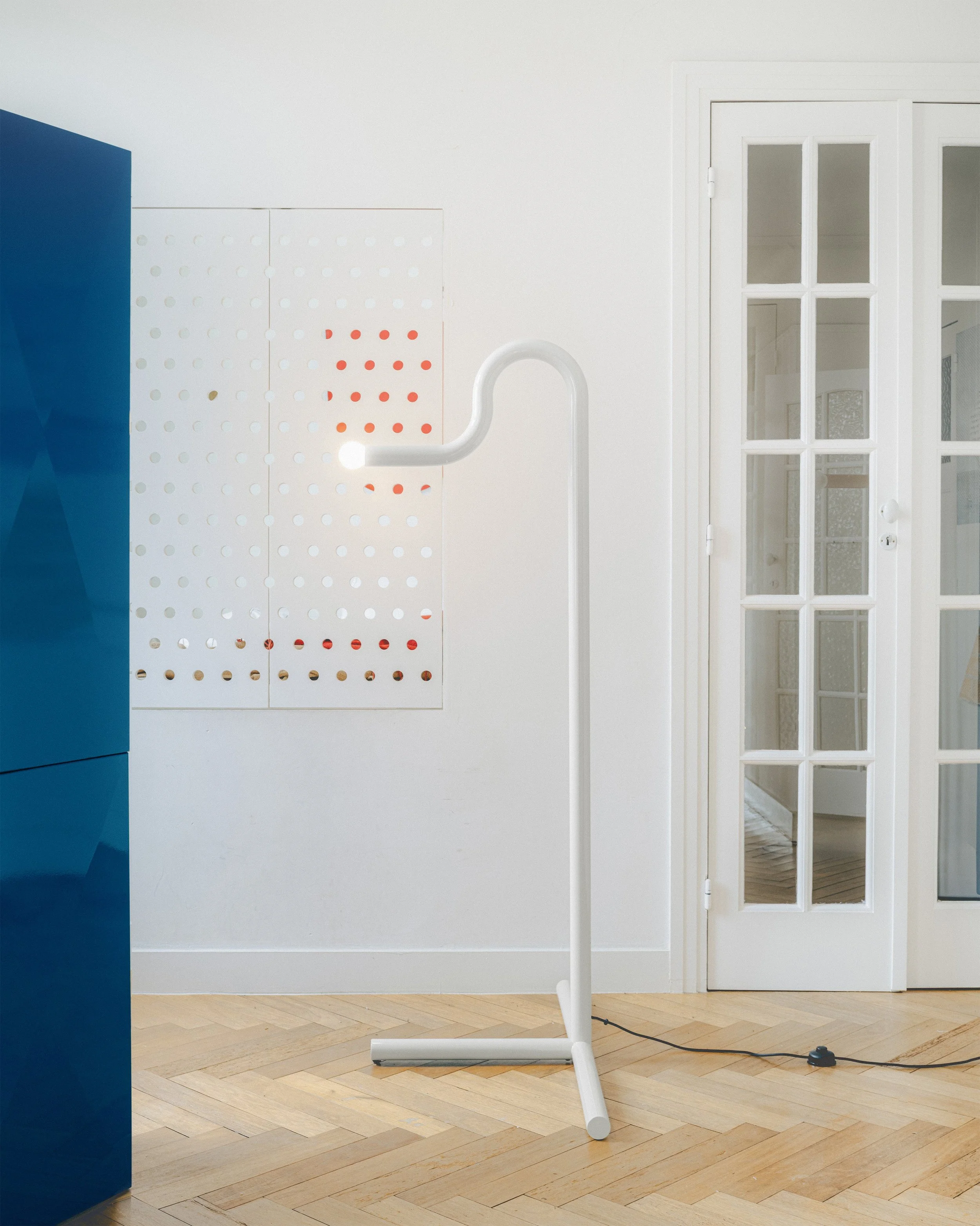 floor-lamp-white-la-uno-bianca_1.jpg