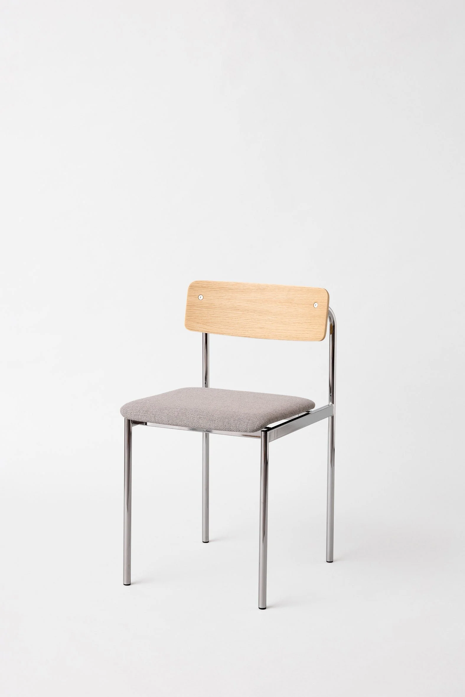 MOEBE_Offset-Chair_PP_Chrome_Oak-Re-Wool-128_Low-Res_01_OCCHOOAREW128.jpg