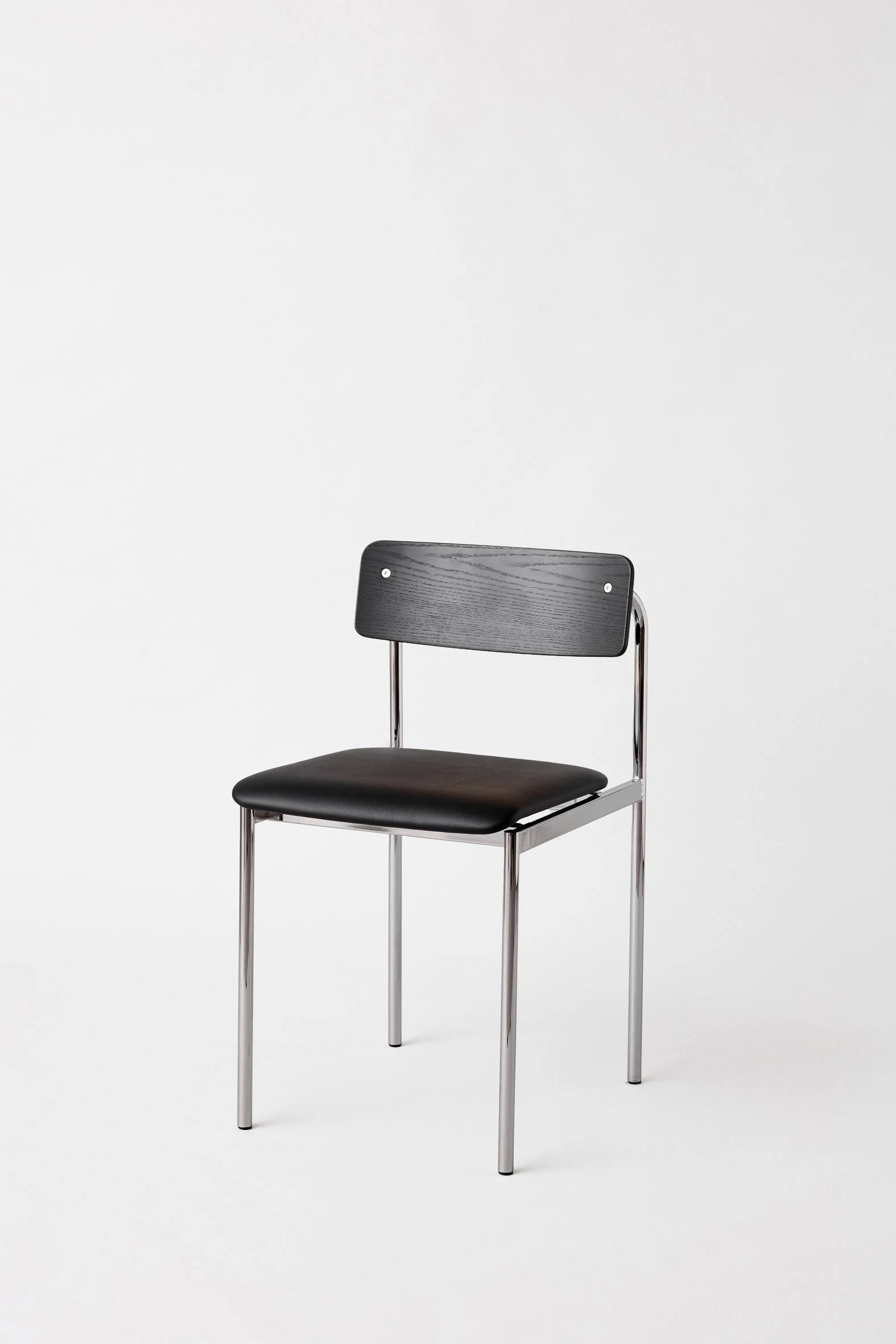 MOEBE_Offset-Chair_PP_Chrome_Black-Black-Leather_Low-Res_01_OCCHBLLEABL.jpg