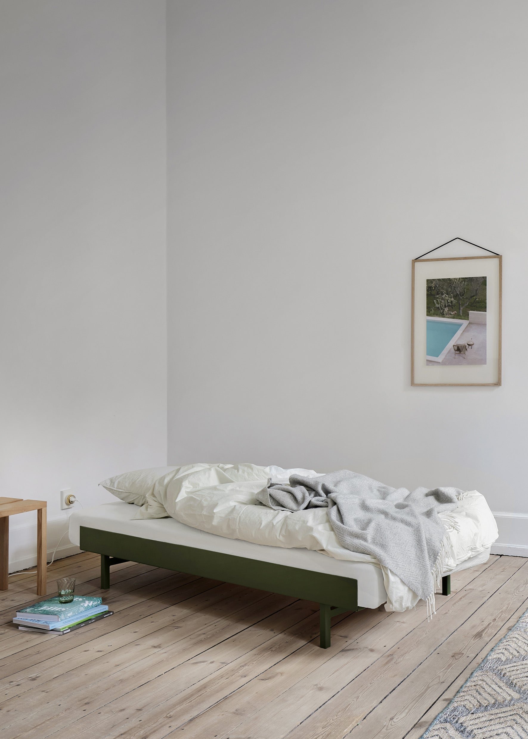 moebe_bed_ic_pine-green_low-res_05.jpg