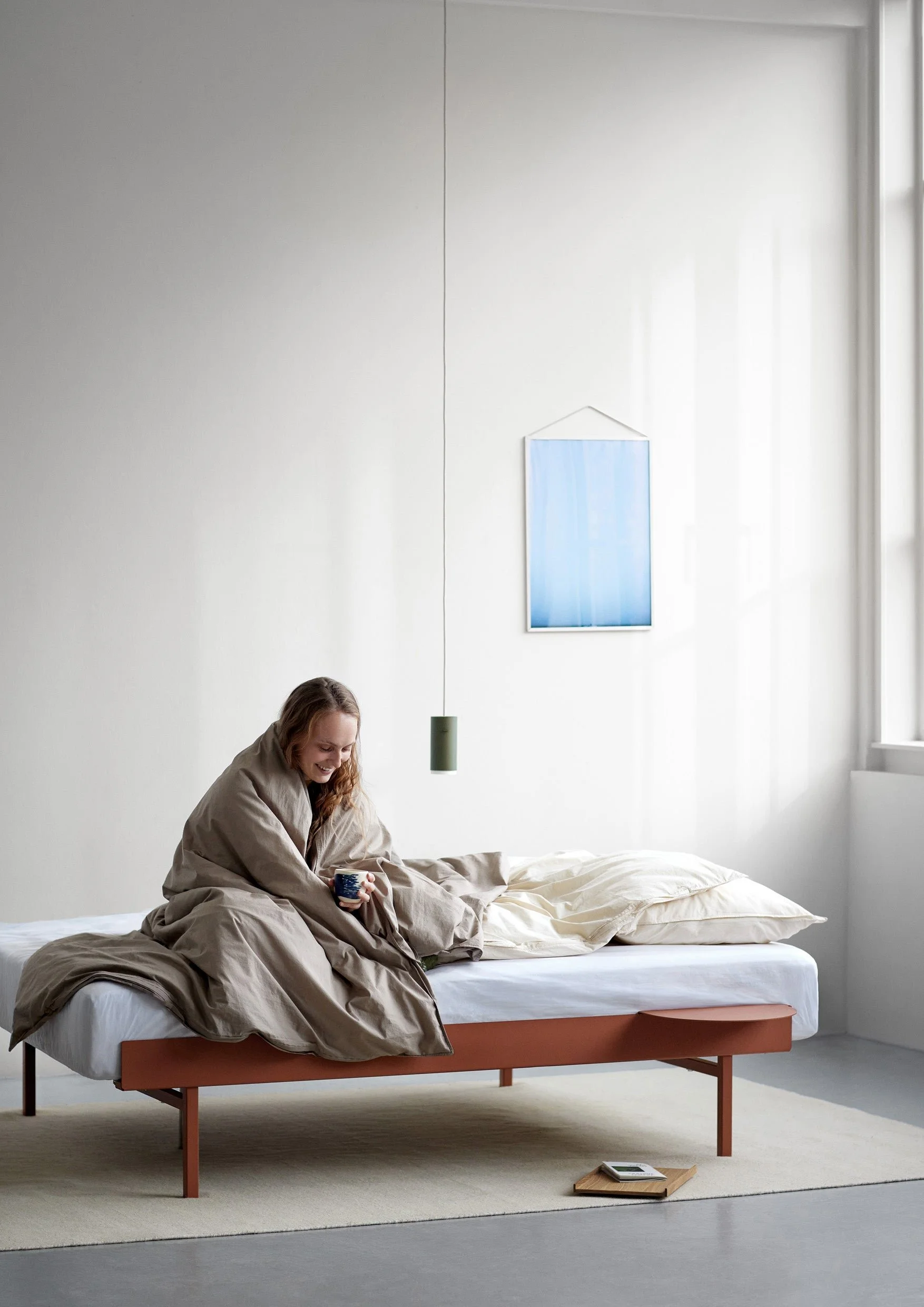 moebe_tall-bed_ic_terracotta_high-res_06.jpg