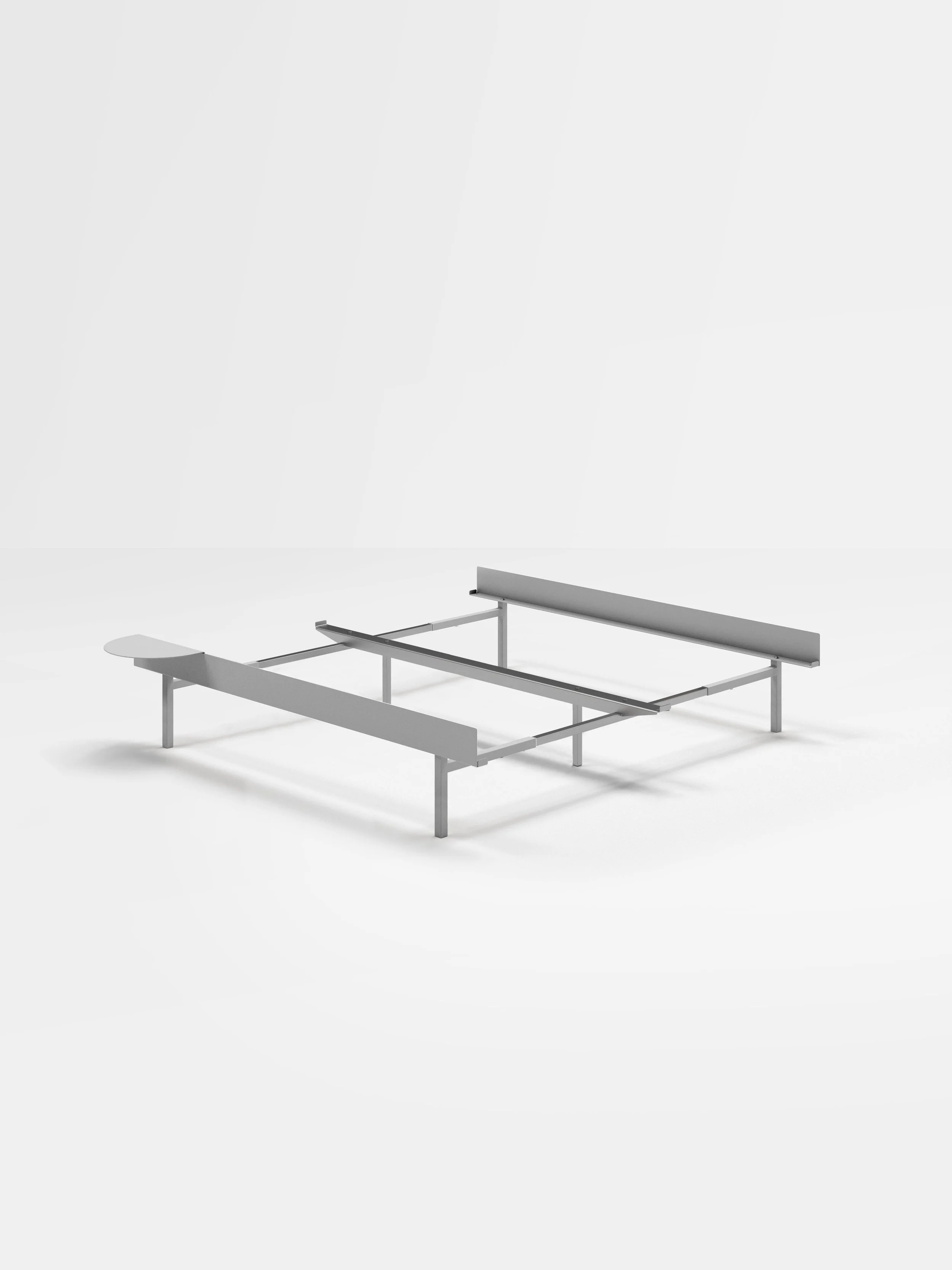 MOEBE_Tall-Bed_PP_180_Stainless-Steel_1xTable_High-Res.jpg