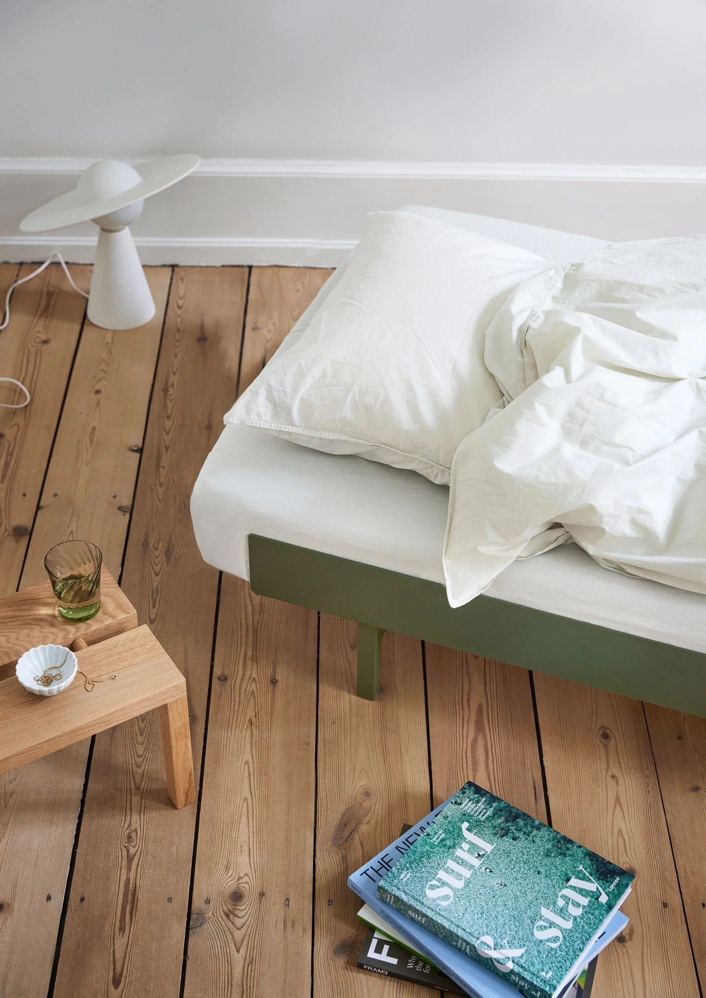 moebe_bed_ic_pine-green_low-res_07.jpg