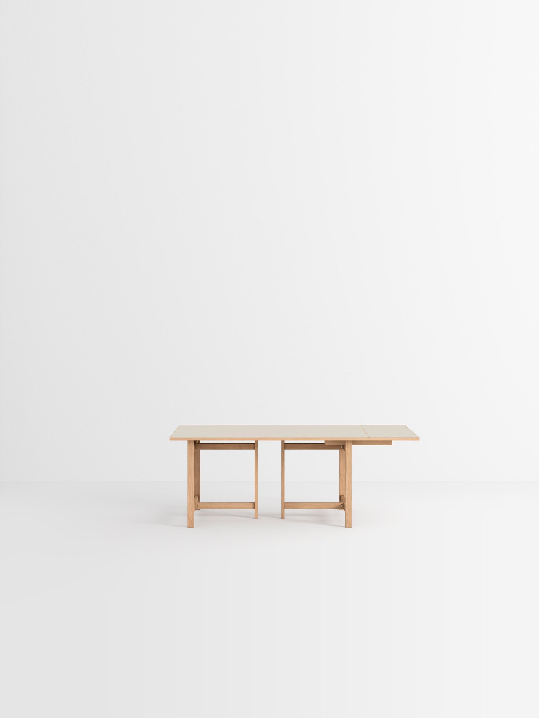 MOEBE_Dining-Table_PP_160-Rectangular_Oak-Warm-Beige_x1-Extension_Low-Res_01.jpg