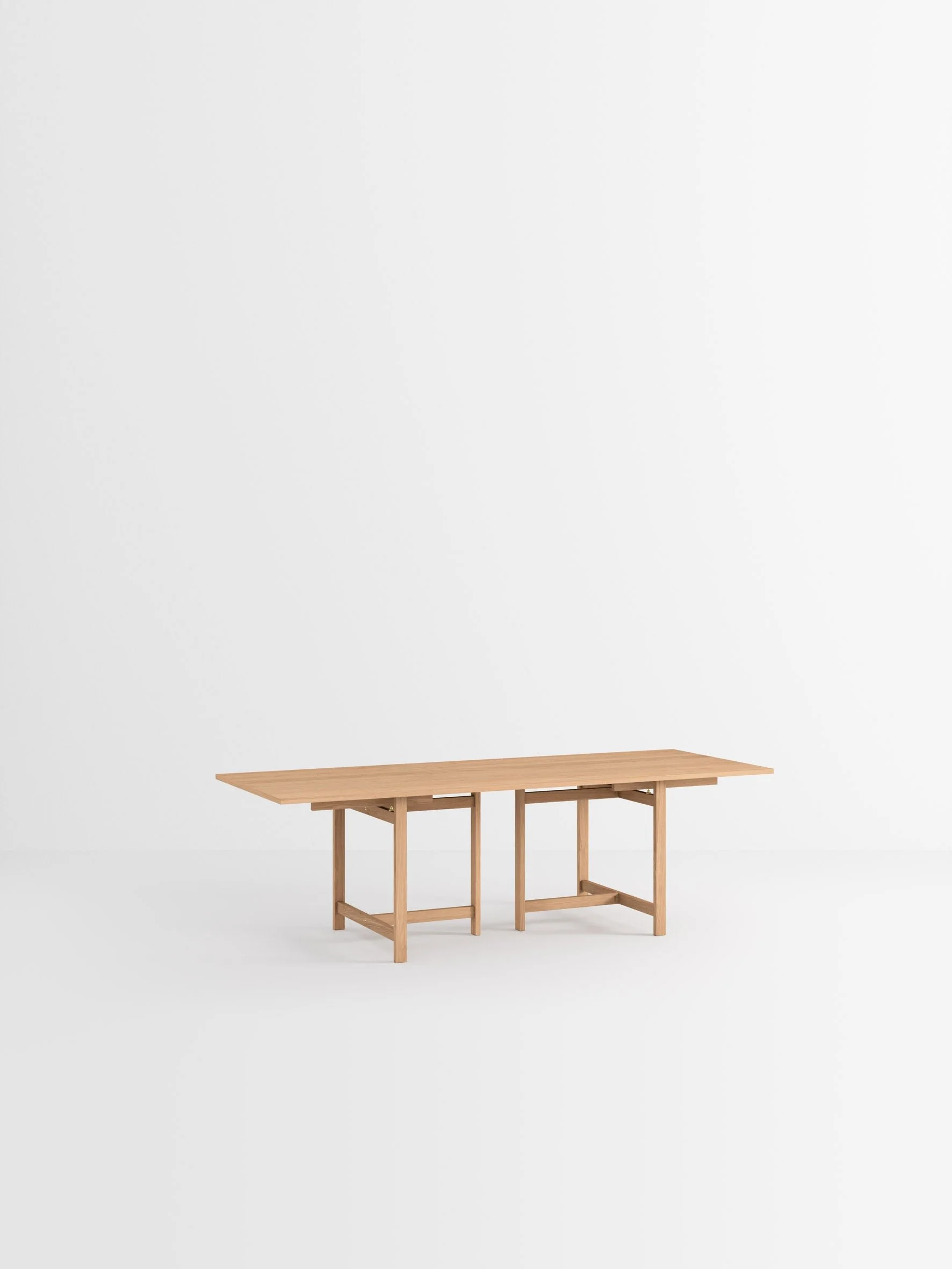 moebe_dining-table_pp_160-rectangular_oak_x2-extension_low-res_02.jpg