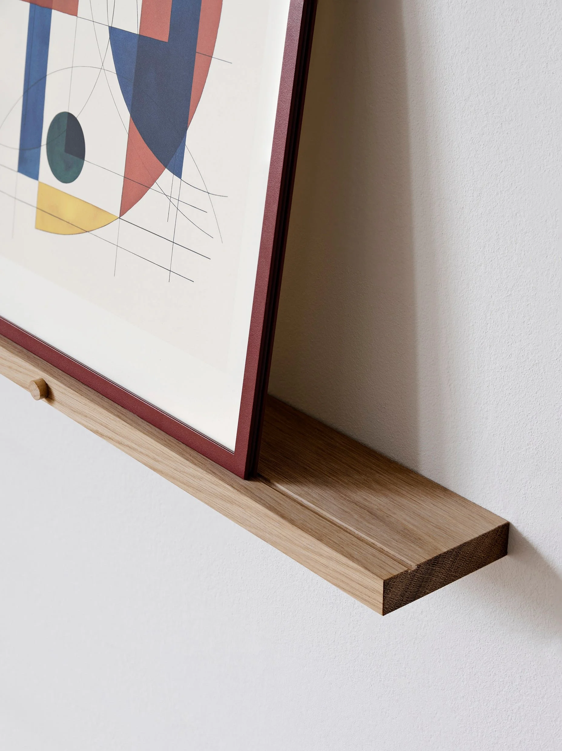 moebe_gallery-shelf_ic_oak_low-res_01_7b38a898-0604-49d2-b373-4c5c5bb8a548.jpg